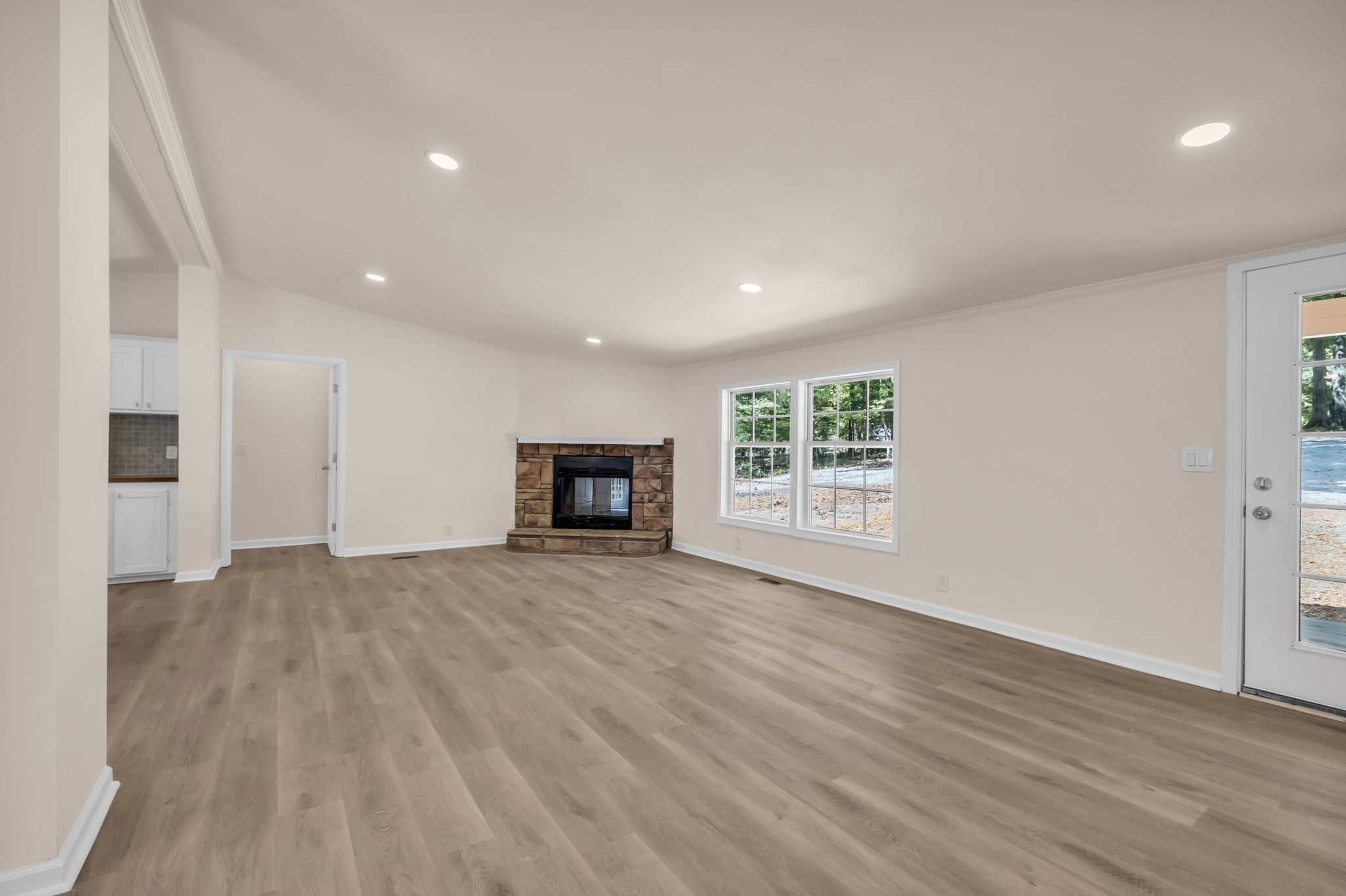 Image 7 of 48 For 18370 20th Avenue