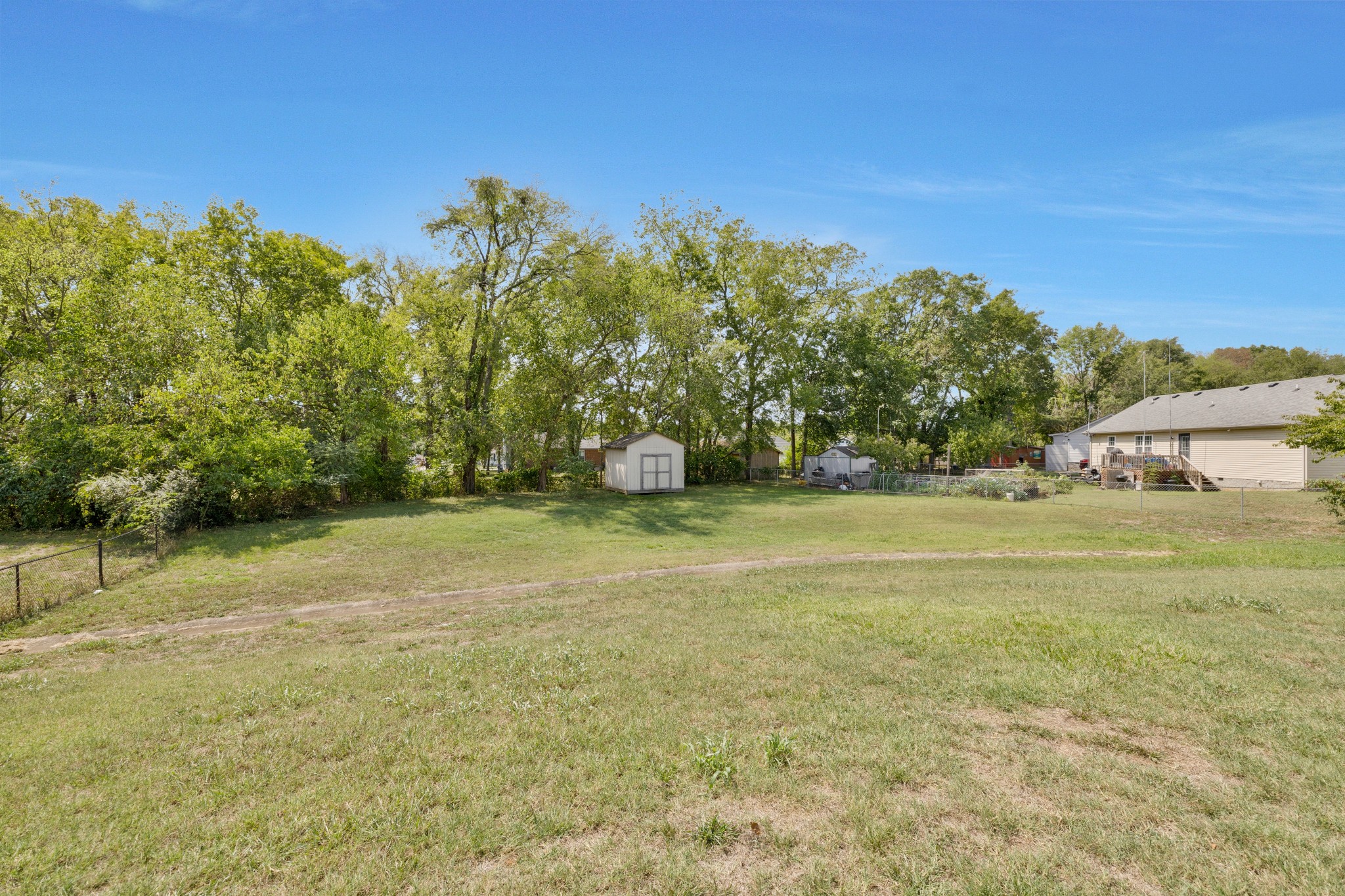 Image 2 of 2 For 0 52nd Street
