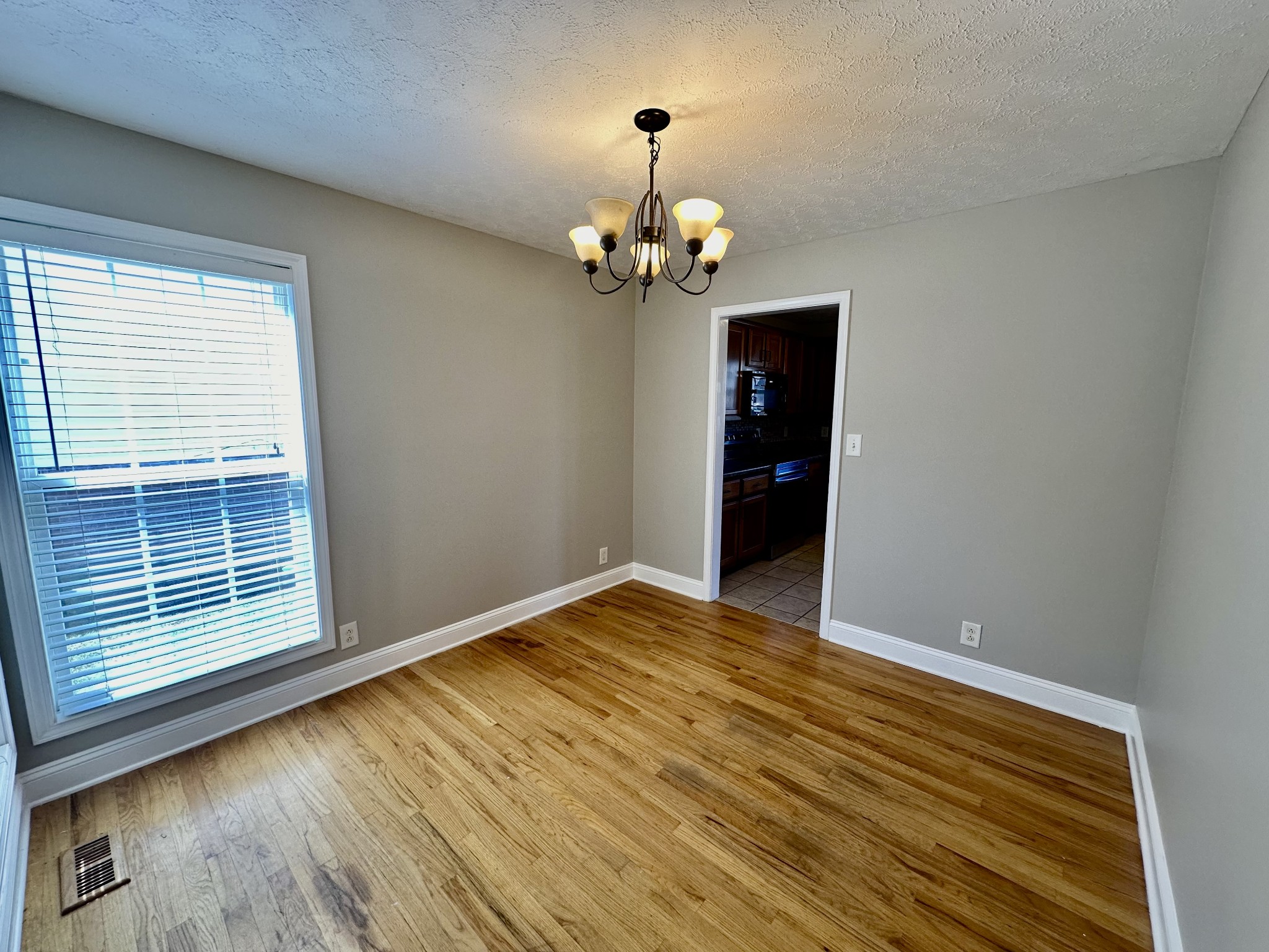 Image 4 of 45 For 2140 40th Street