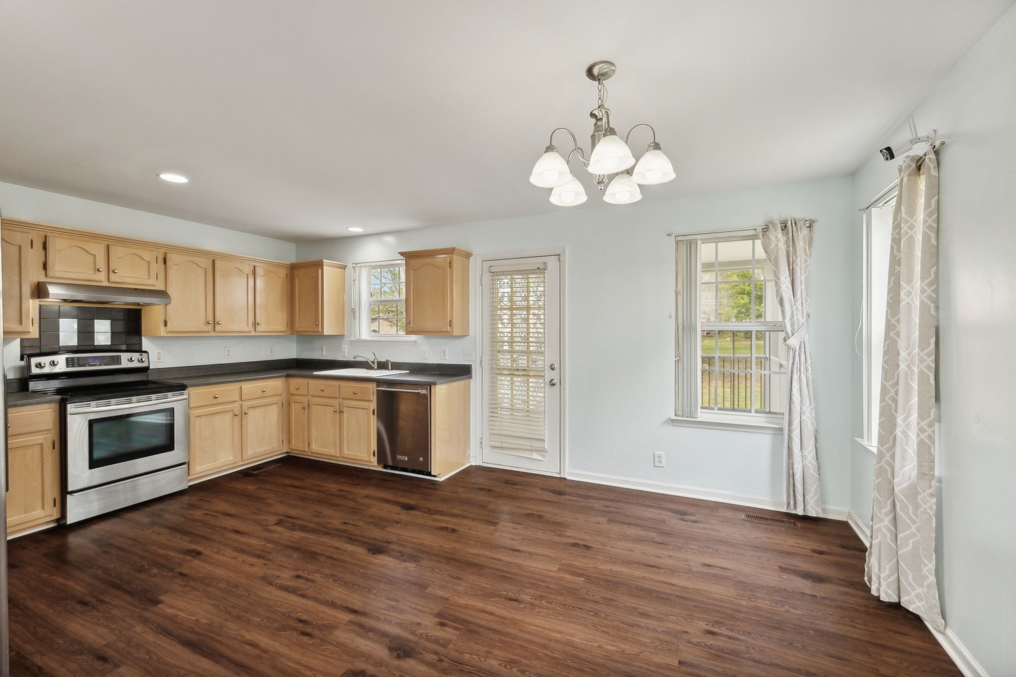Image 14 of 21 For 4770 114th Street