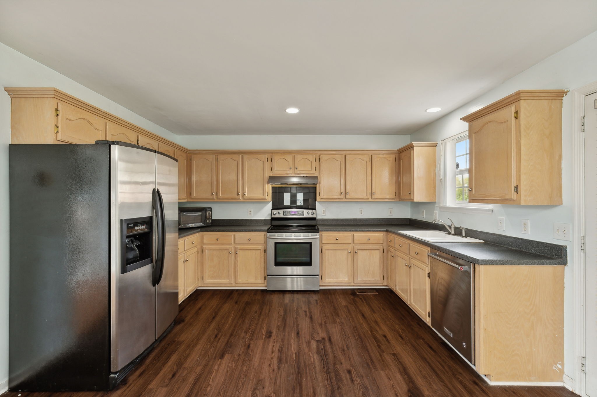 Image 16 of 21 For 4770 114th Street