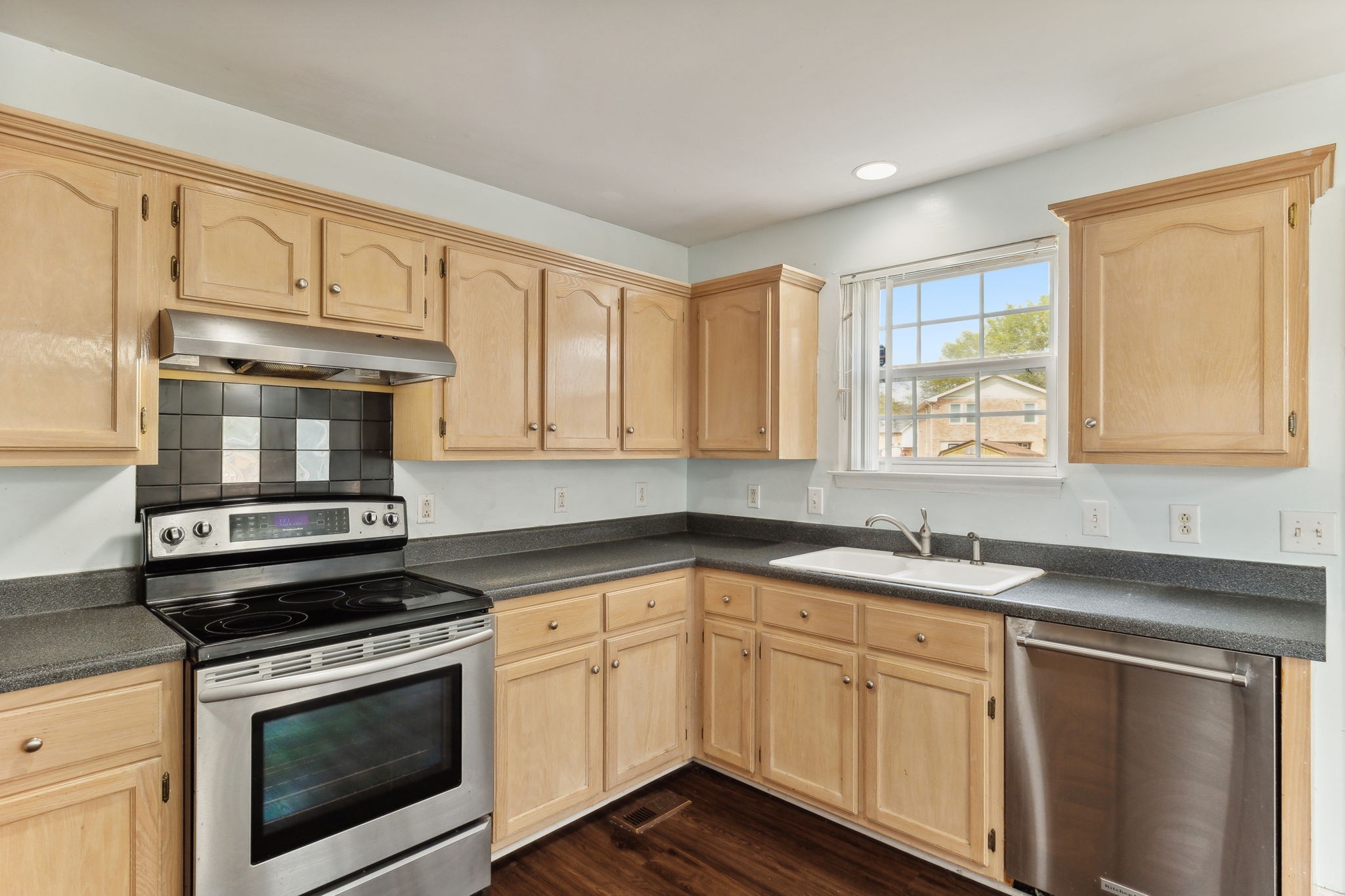 Image 18 of 21 For 4770 114th Street
