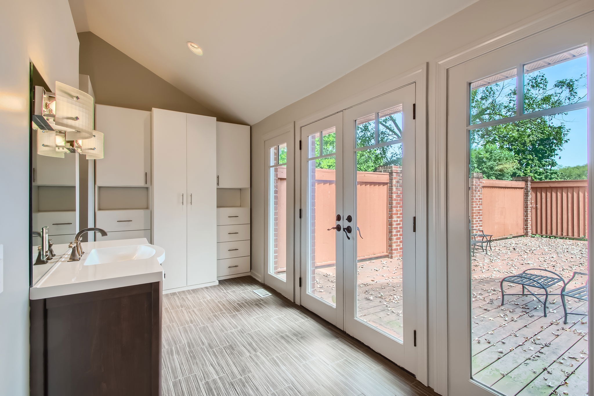 Image 19 of 55 For 22189 Neptune Boulevard