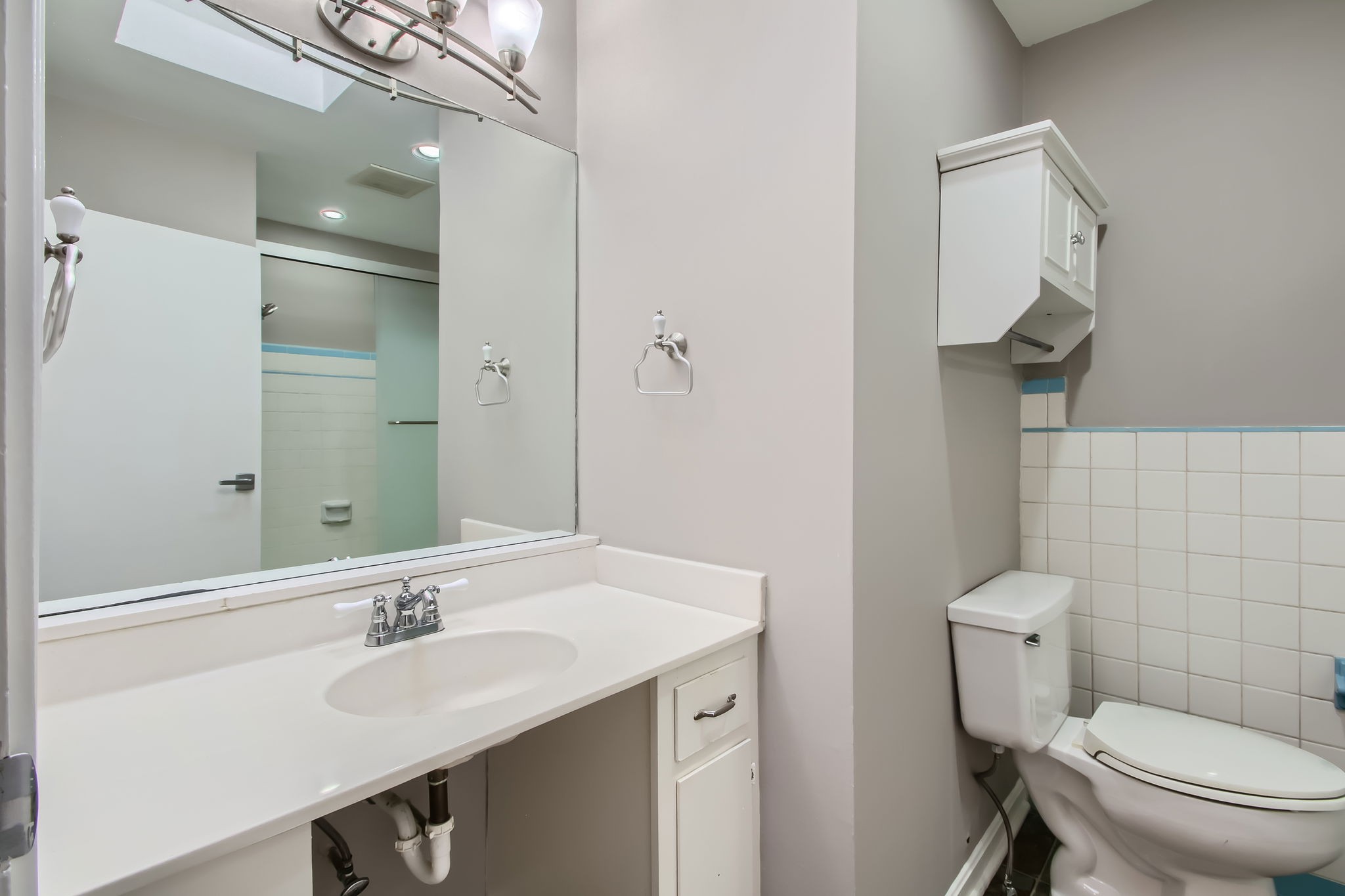 Image 23 of 55 For 22189 Neptune Boulevard