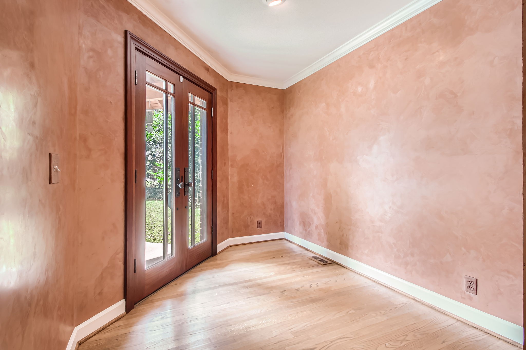 Image 5 of 55 For 22189 Neptune Boulevard