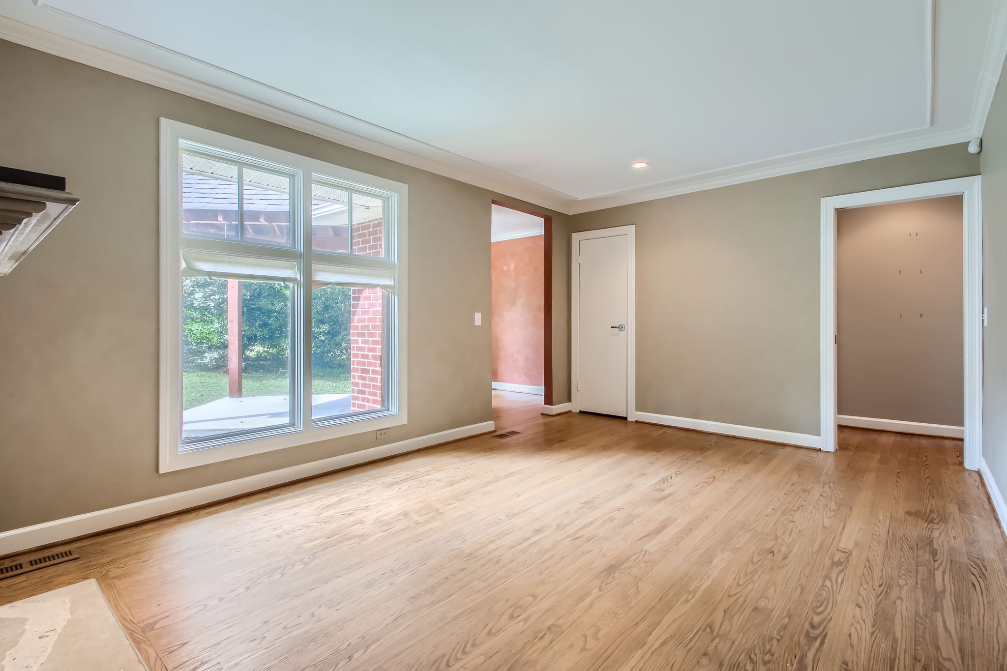 Image 6 of 55 For 22189 Neptune Boulevard