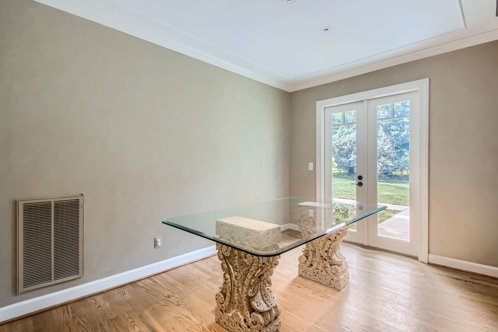 Image 8 of 55 For 22189 Neptune Boulevard