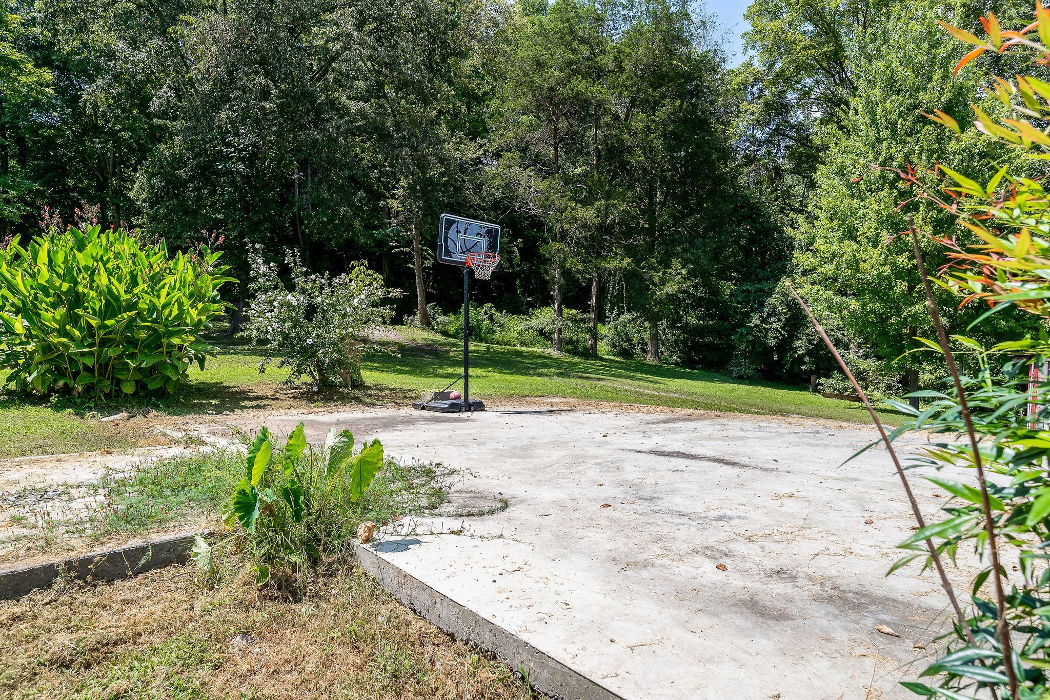 Image 17 of 74 For 16193 14th Avenue Road