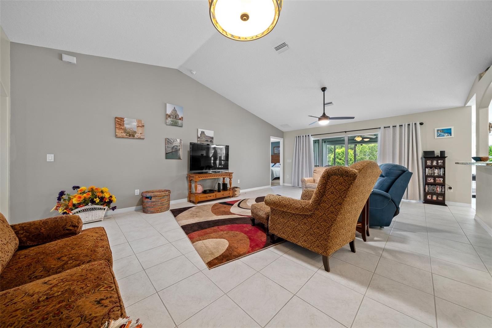 Image 19 of 74 For 16193 14th Avenue Road