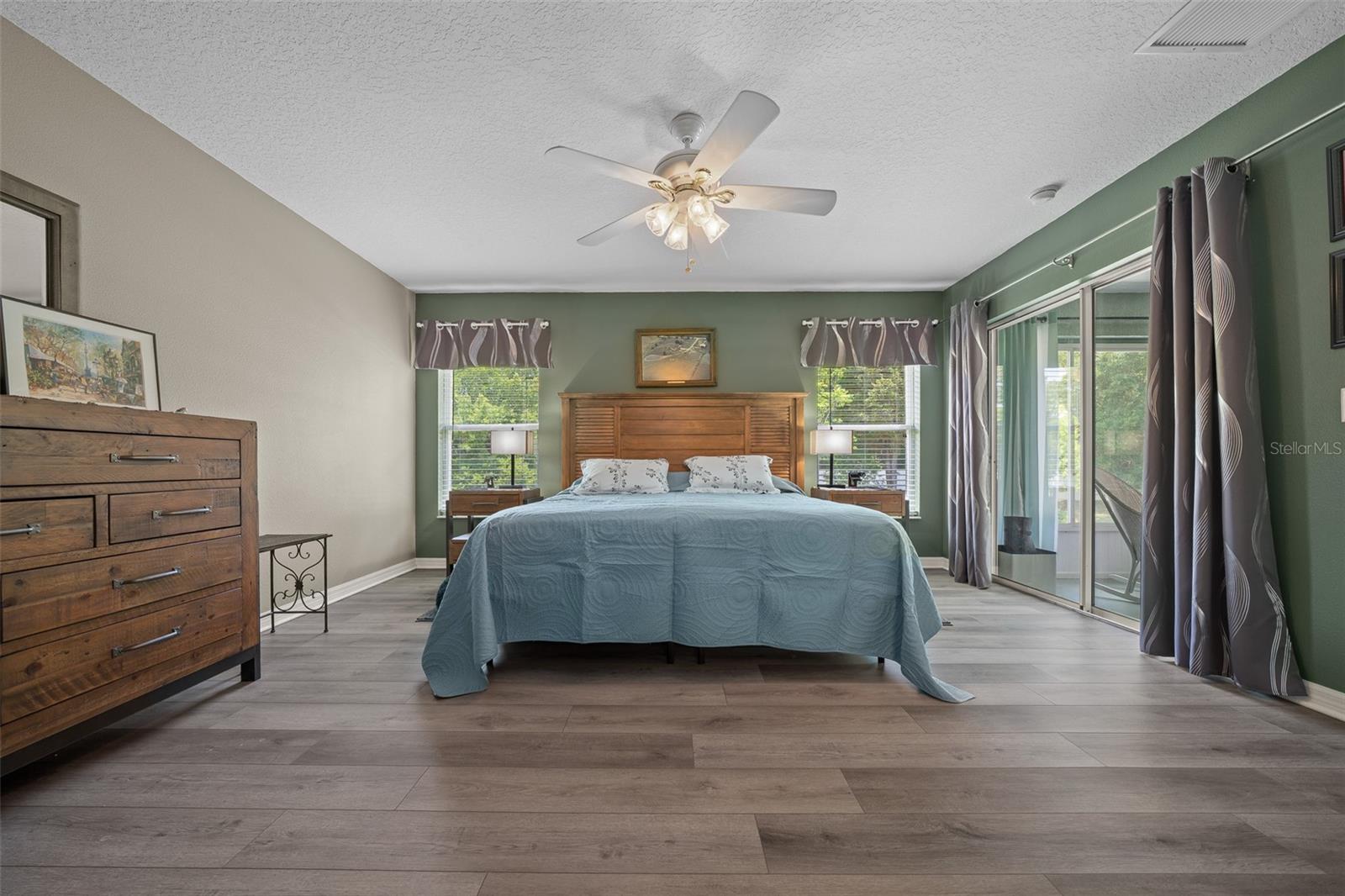 Image 36 of 74 For 16193 14th Avenue Road