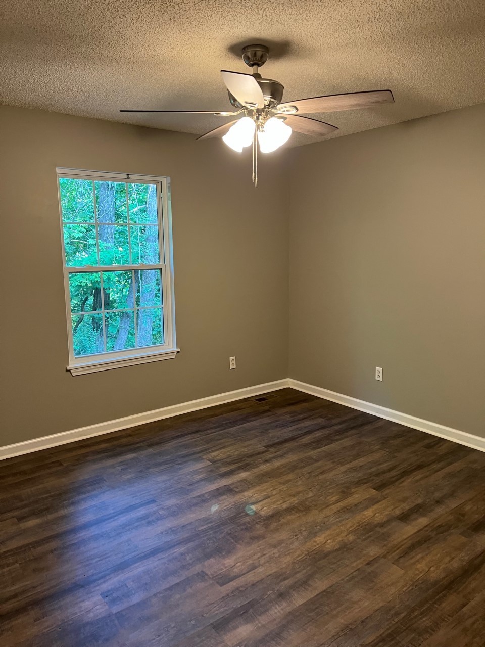 Image 7 of 88 For 2146 9th Street