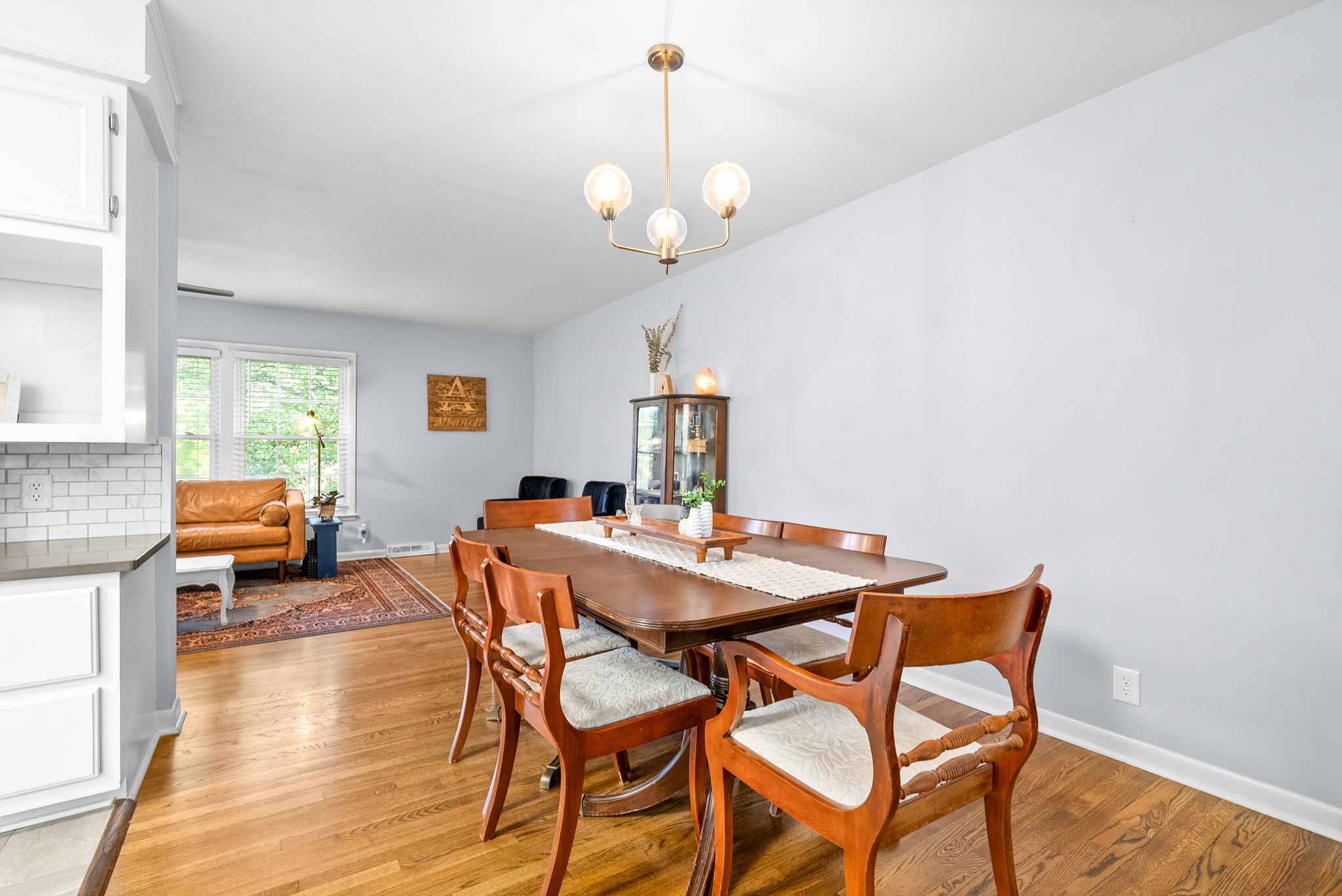 Listing photo id 10 for 3728 Eastpark Way