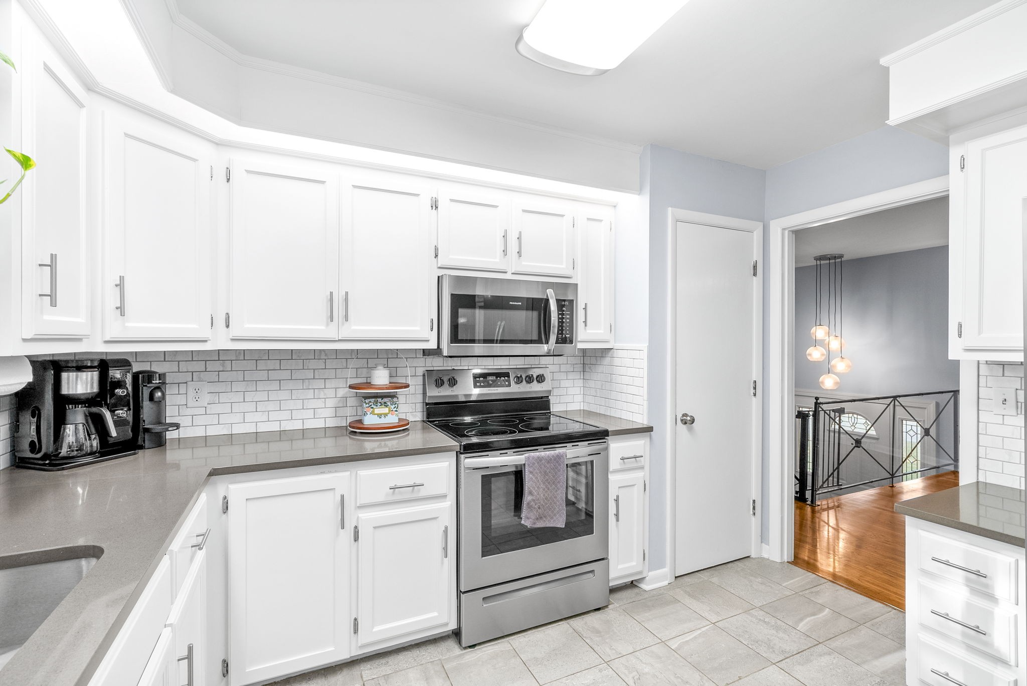Listing photo id 15 for 3728 Eastpark Way