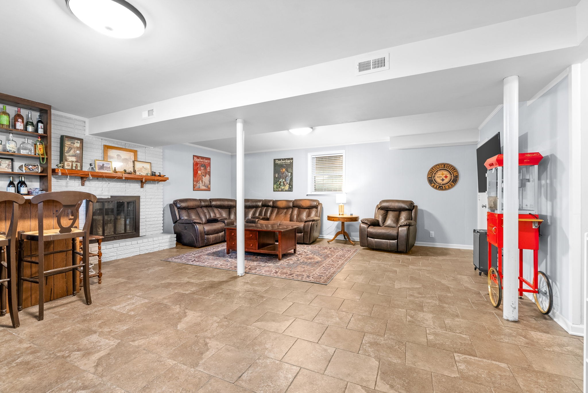 Listing photo id 23 for 3728 Eastpark Way