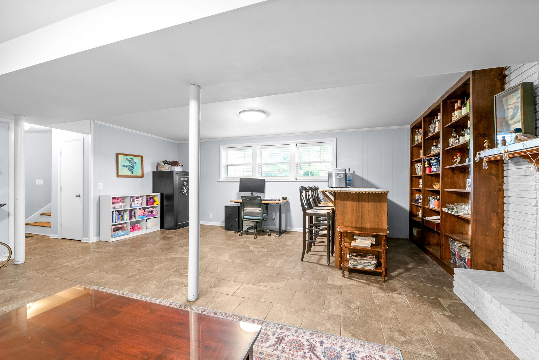 Listing photo id 25 for 3728 Eastpark Way