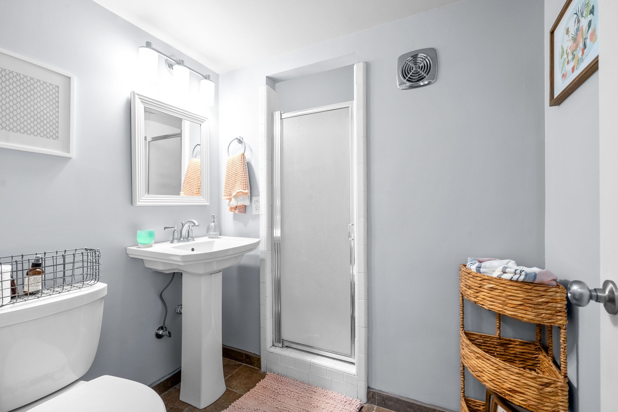 Listing photo id 26 for 3728 Eastpark Way