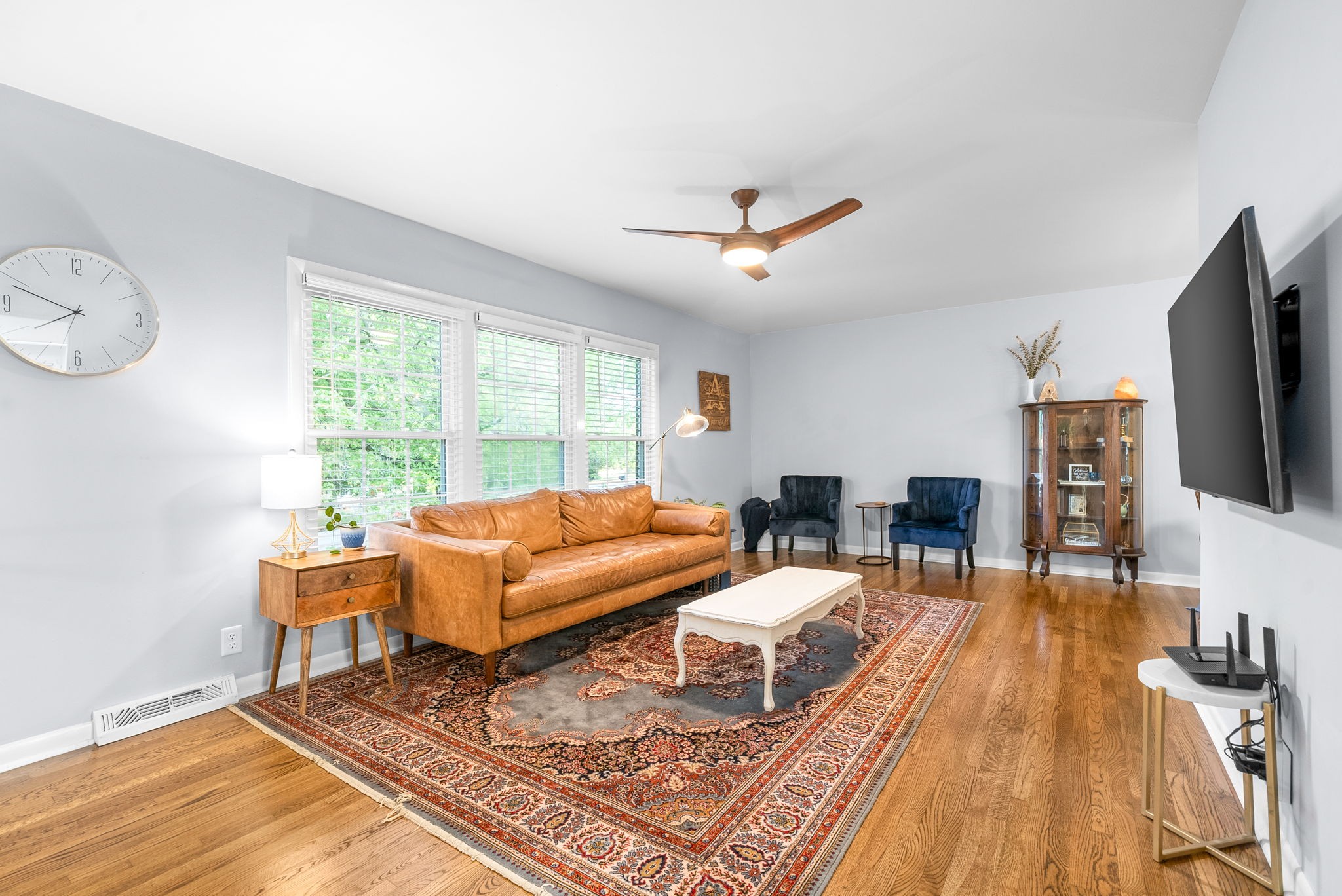 Listing photo id 6 for 3728 Eastpark Way