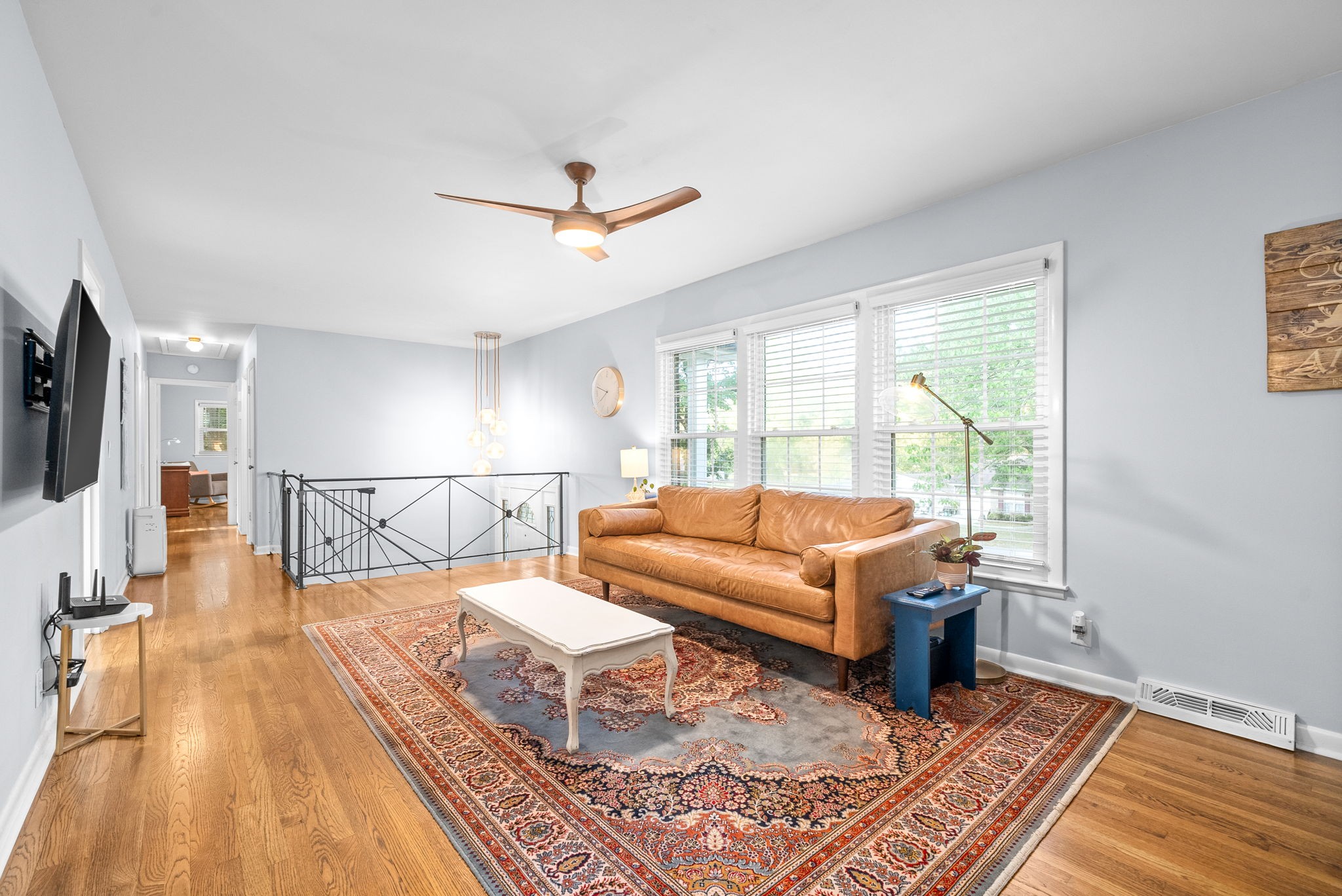 Listing photo id 7 for 3728 Eastpark Way