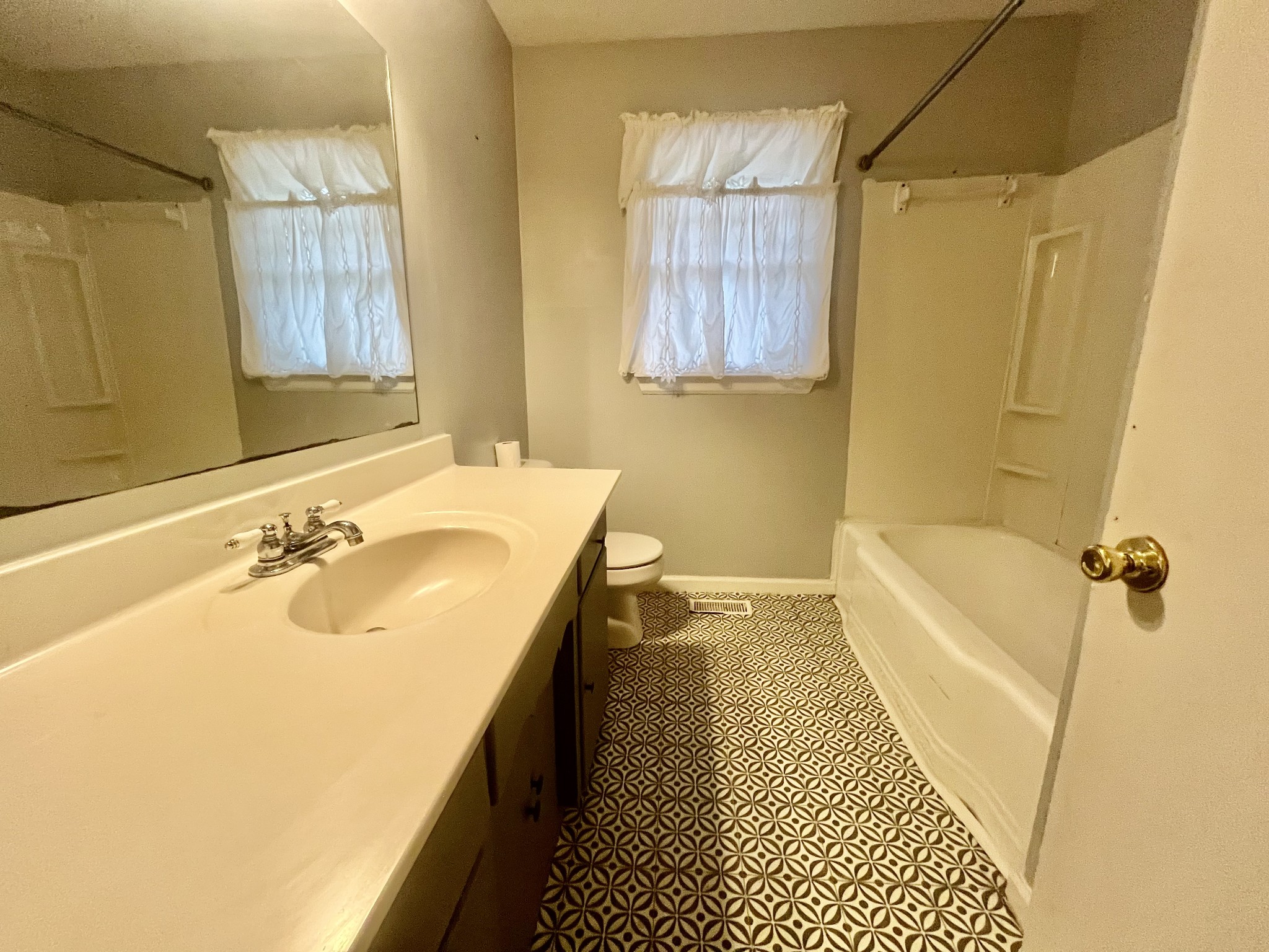 Image 12 of 65 For 6780 57th Avenue