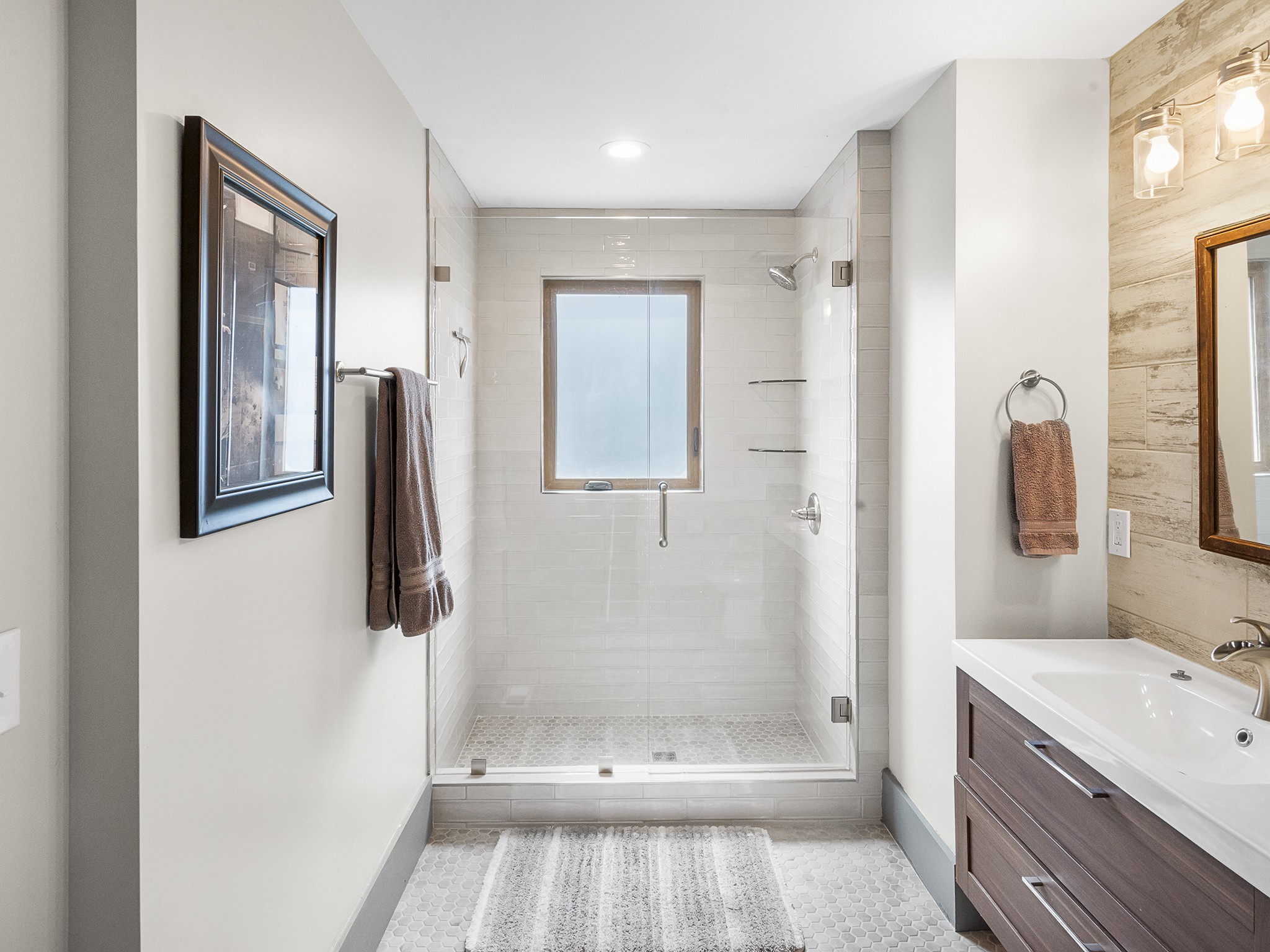 Image 15 of 29 For 2831 49th Street