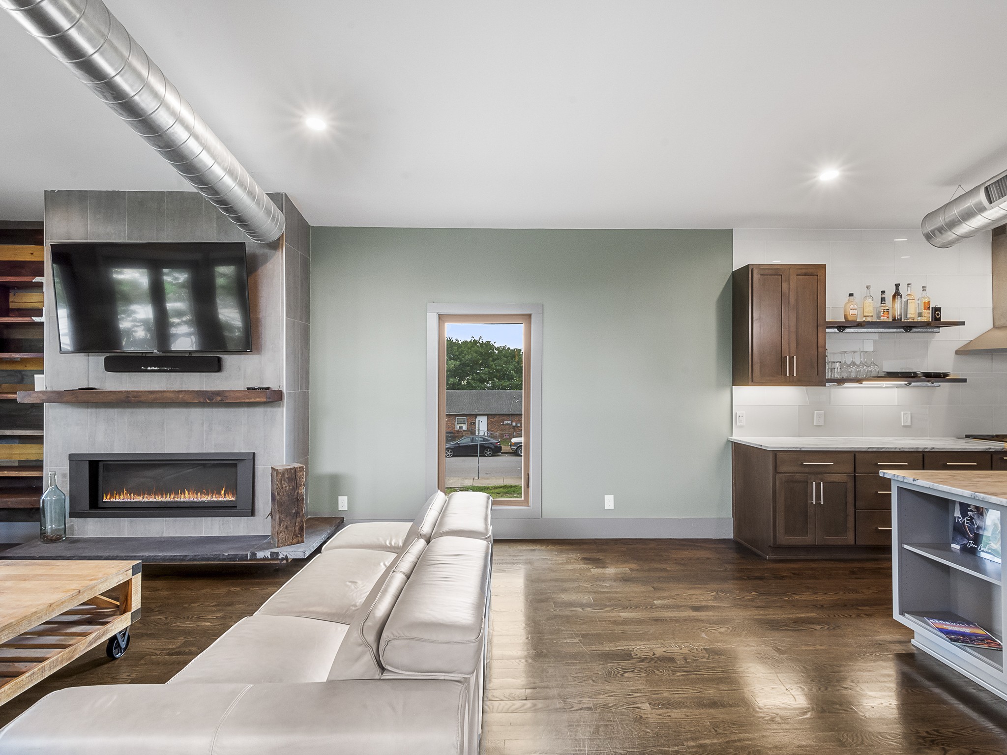 Image 22 of 29 For 2831 49th Street