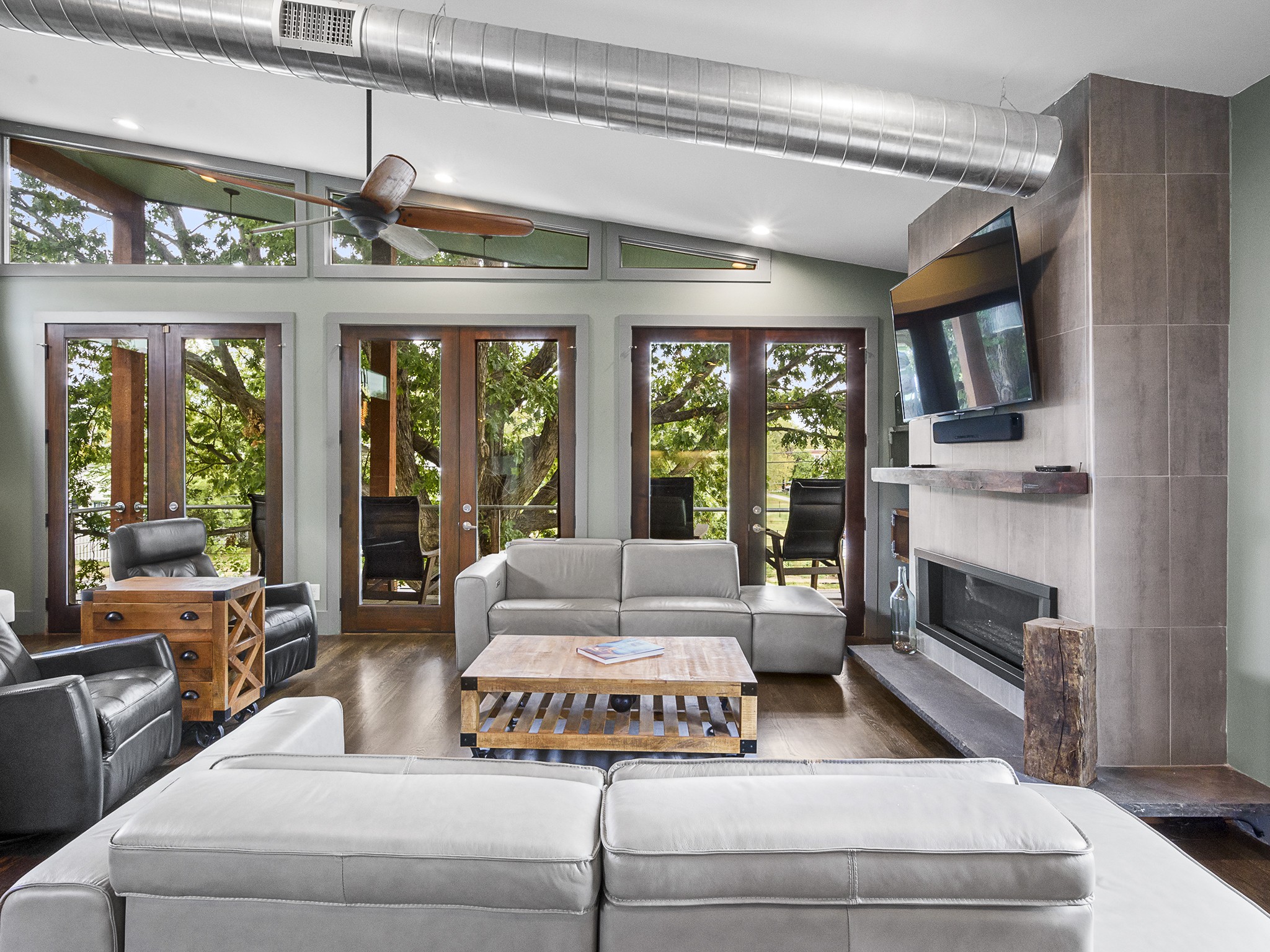 Image 23 of 29 For 2831 49th Street