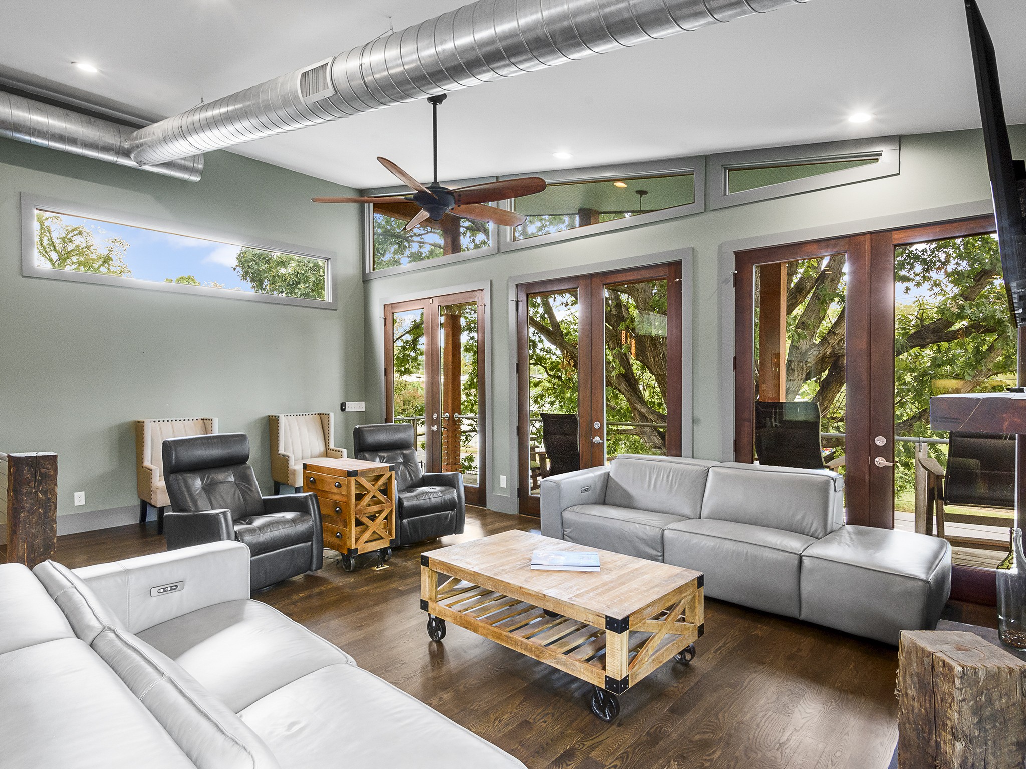 Image 24 of 29 For 2831 49th Street