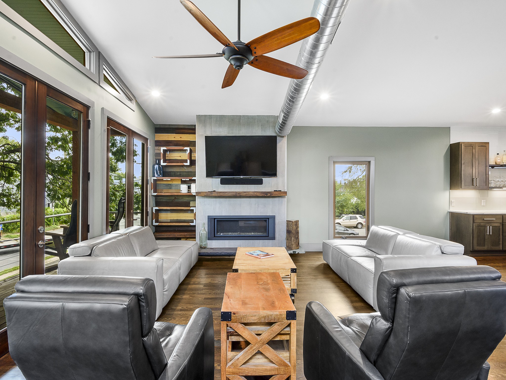 Image 25 of 29 For 2831 49th Street