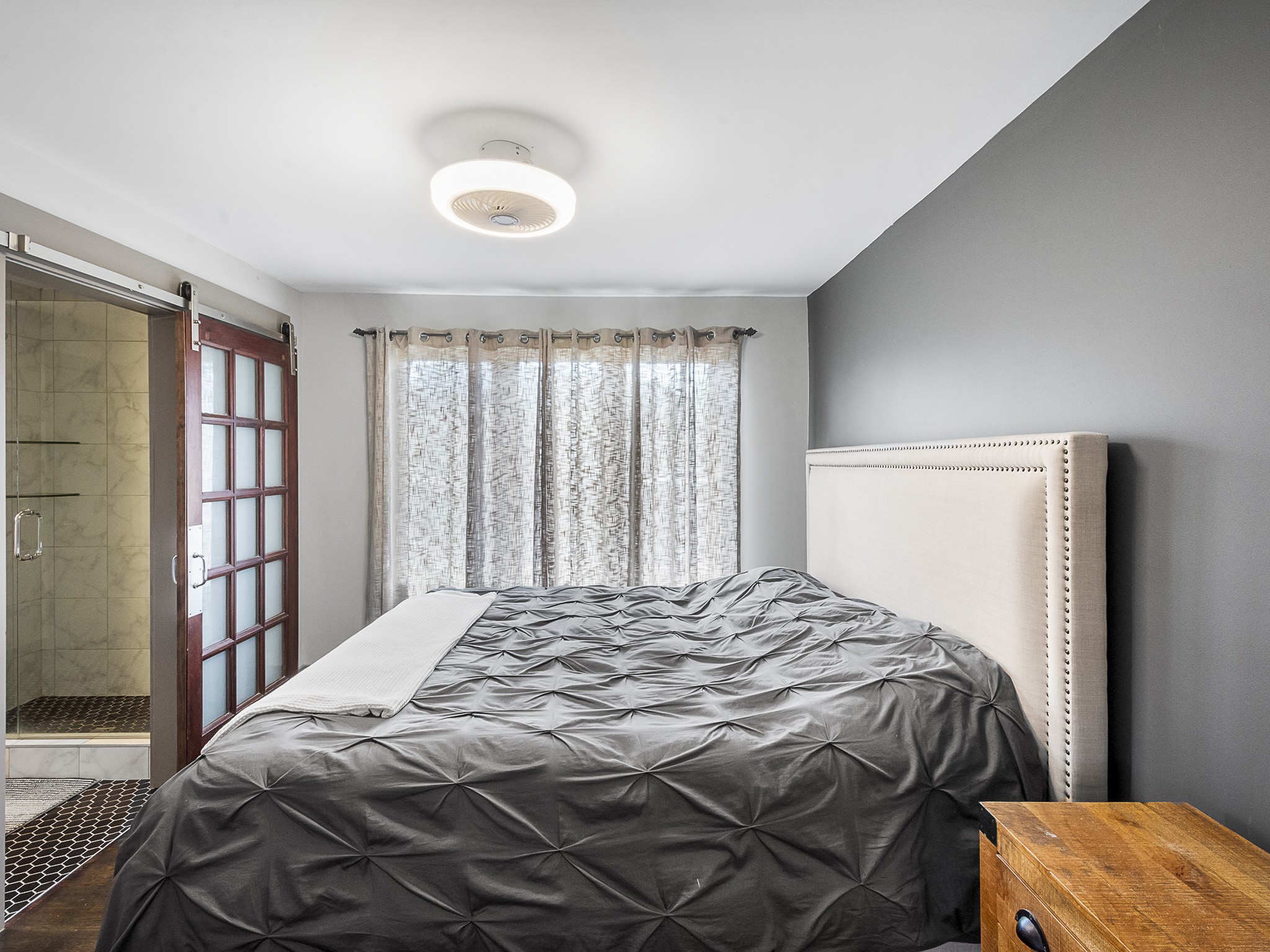 Image 7 of 29 For 2831 49th Street