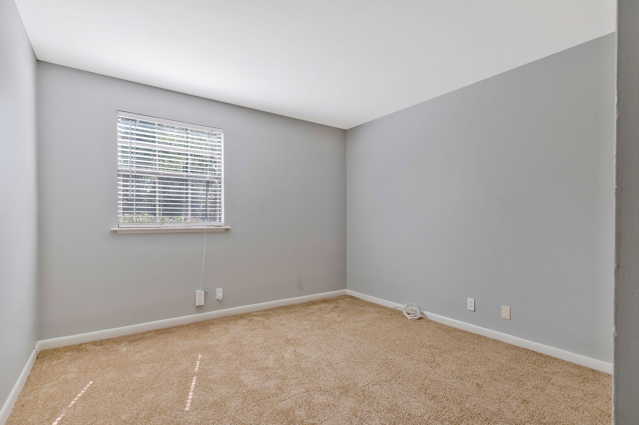 Image 10 of 41 For 5661 96th Lane