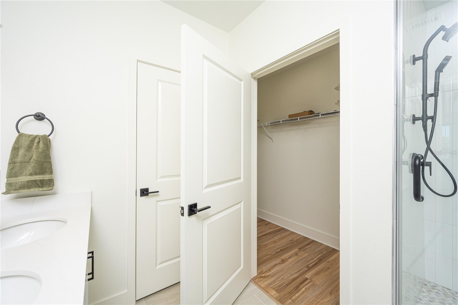 Image 24 of 31 For 415 1st Avenue 103-b