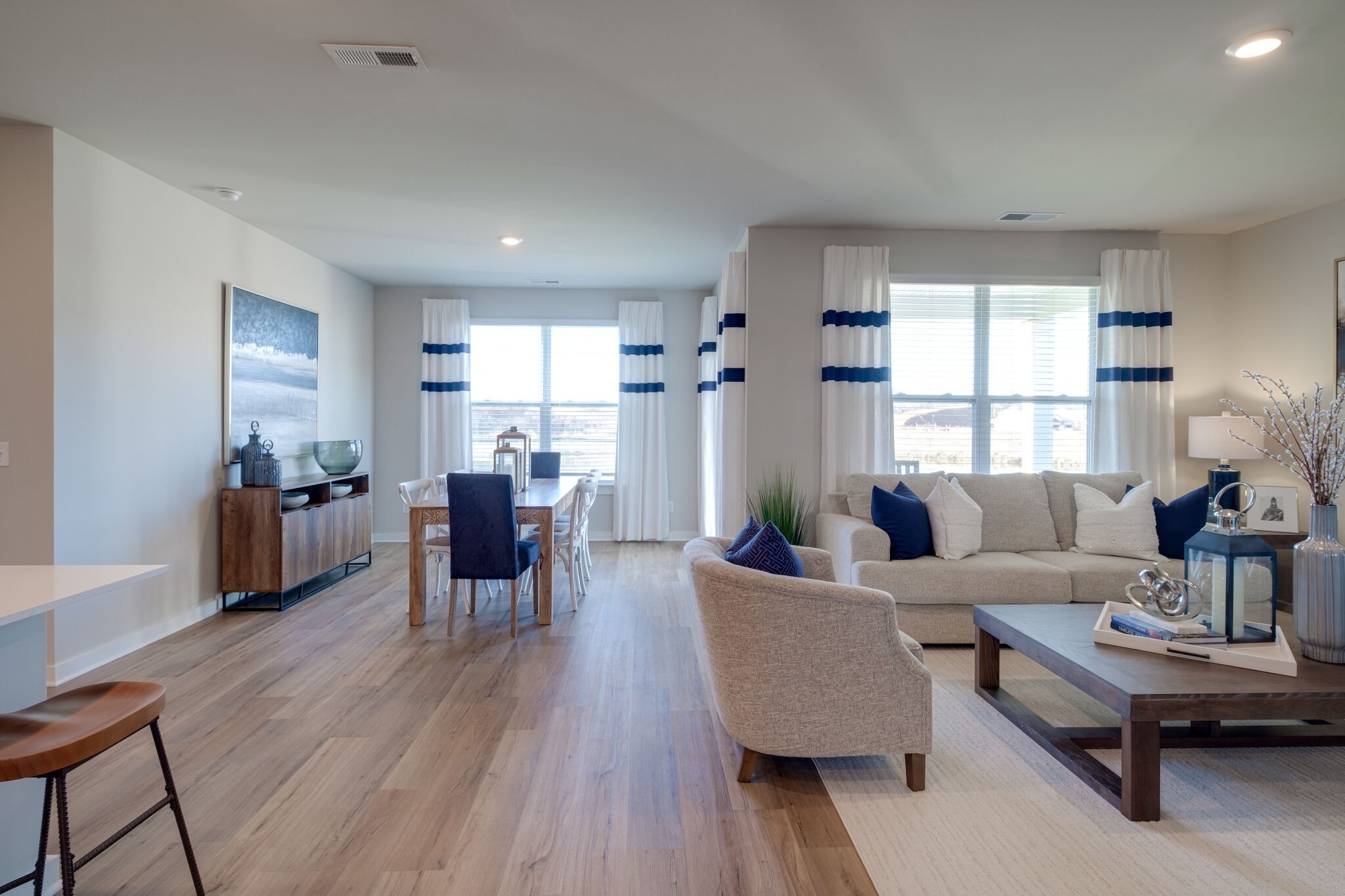 Image 8 of 31 For 415 1st Avenue 103-b