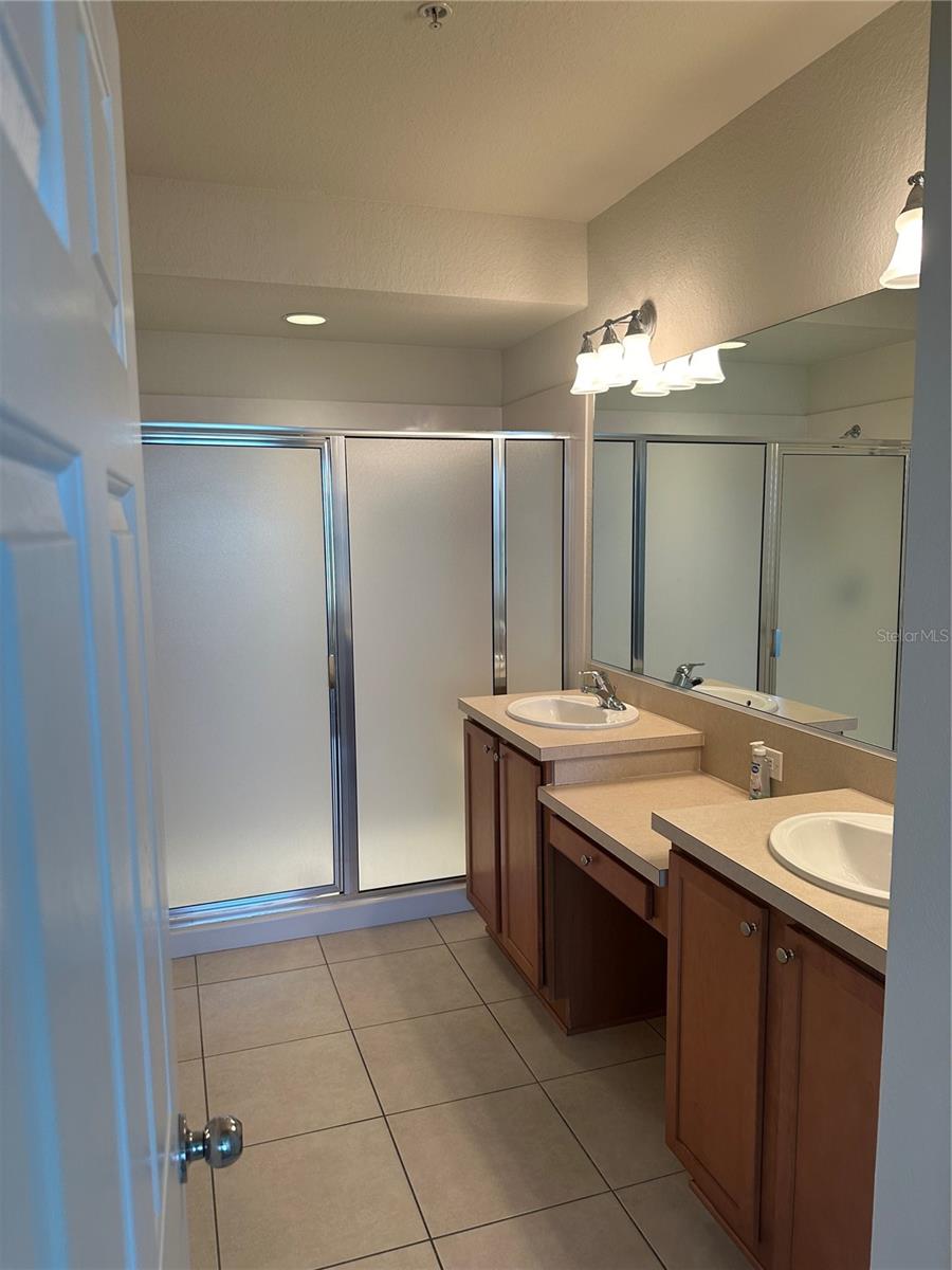 Image 15 of 32 For 4401 52nd Circle 101