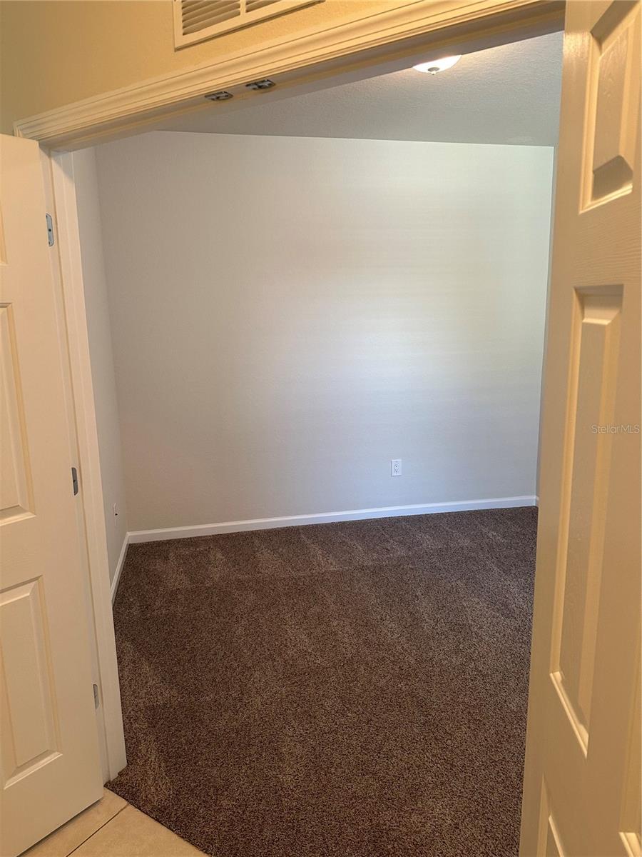 Image 4 of 32 For 4401 52nd Circle 101
