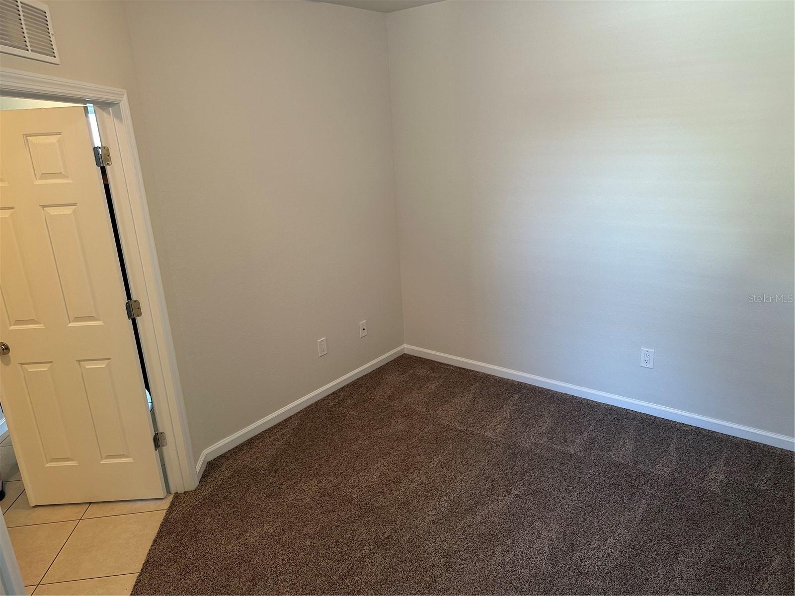 Image 5 of 32 For 4401 52nd Circle 101