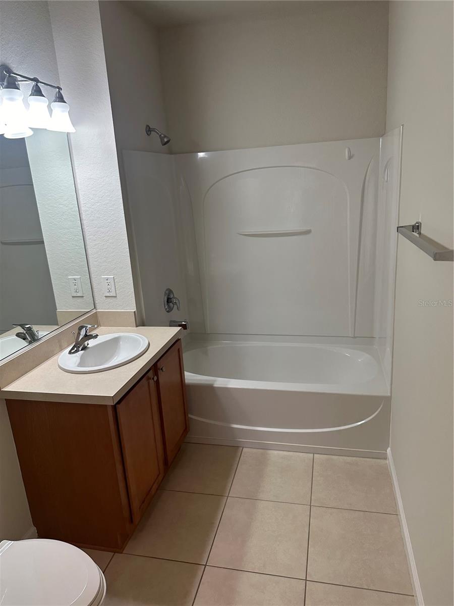 Image 7 of 32 For 4401 52nd Circle 101