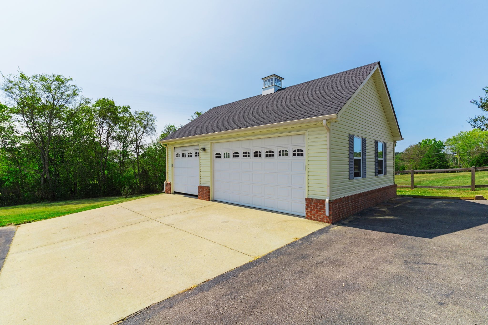 Image 14 of 39 For 8040 131st Lane