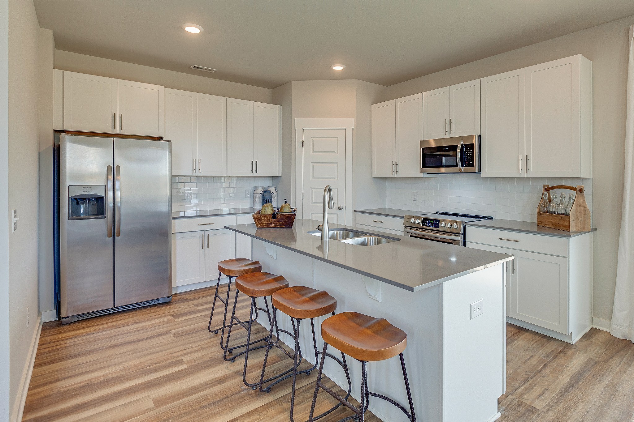 Image 3 of 25 For 8647 44th Terrace