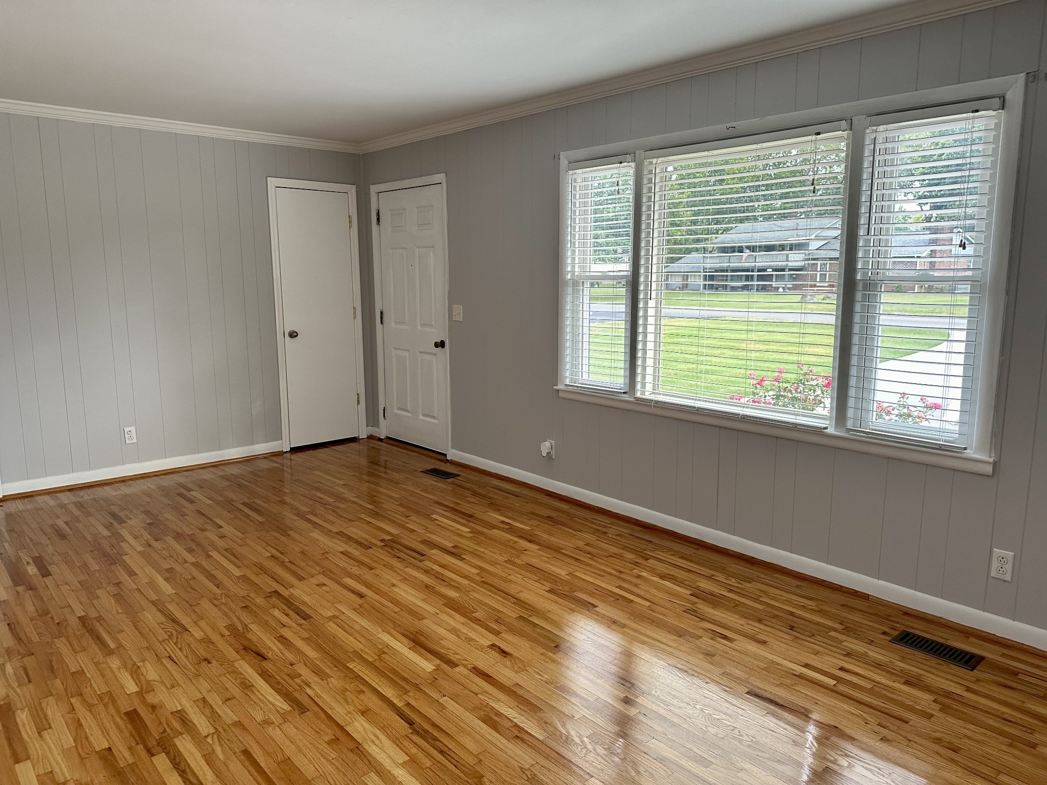 Image 2 of 20 For 4683 88th Lane
