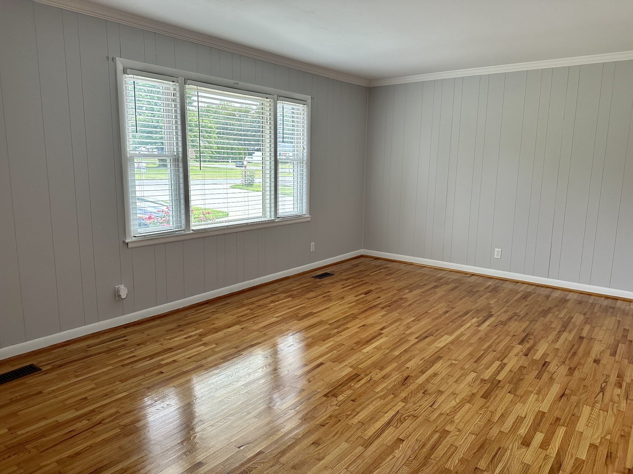 Image 3 of 20 For 4683 88th Lane
