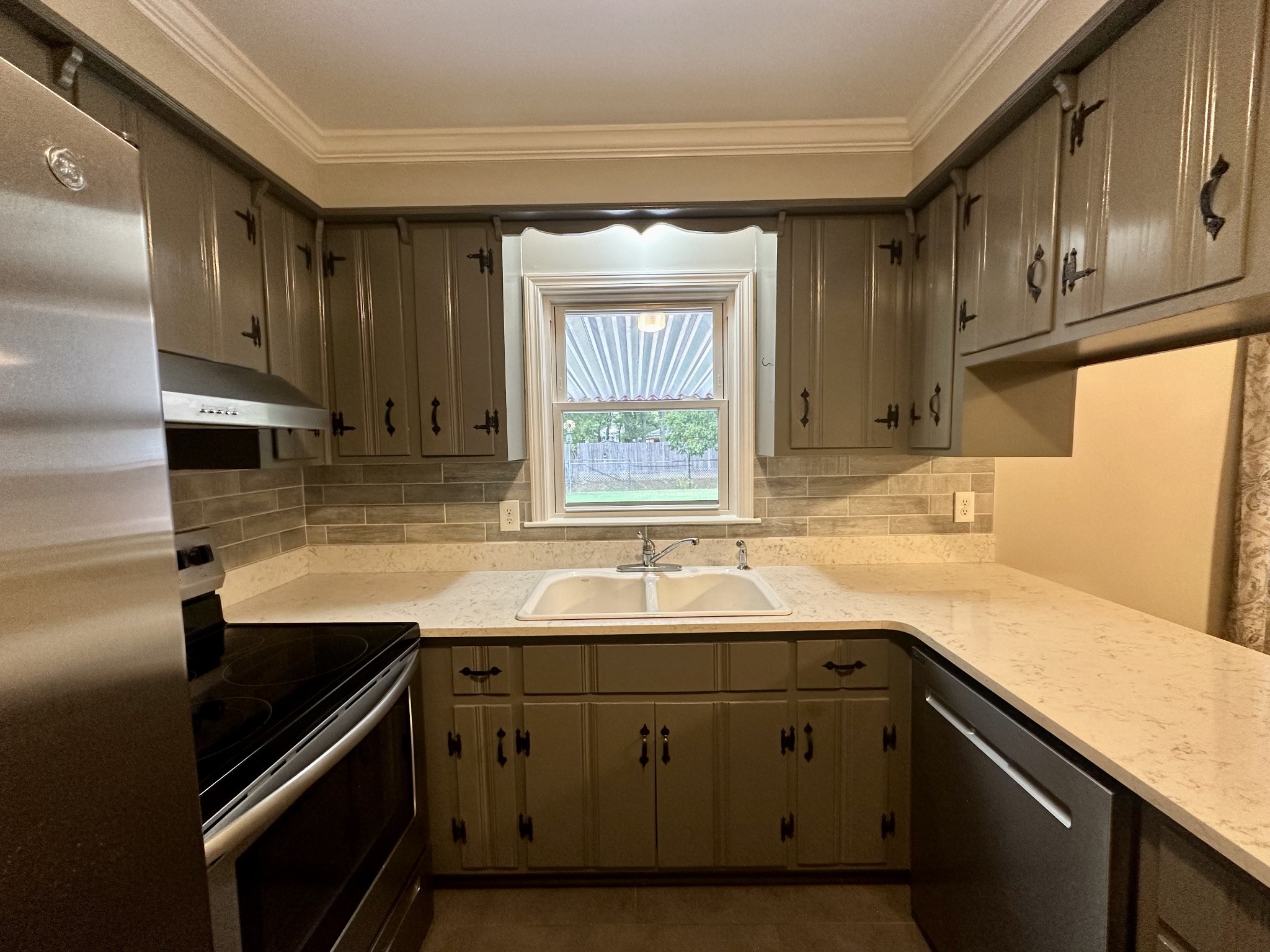 Image 7 of 20 For 4683 88th Lane