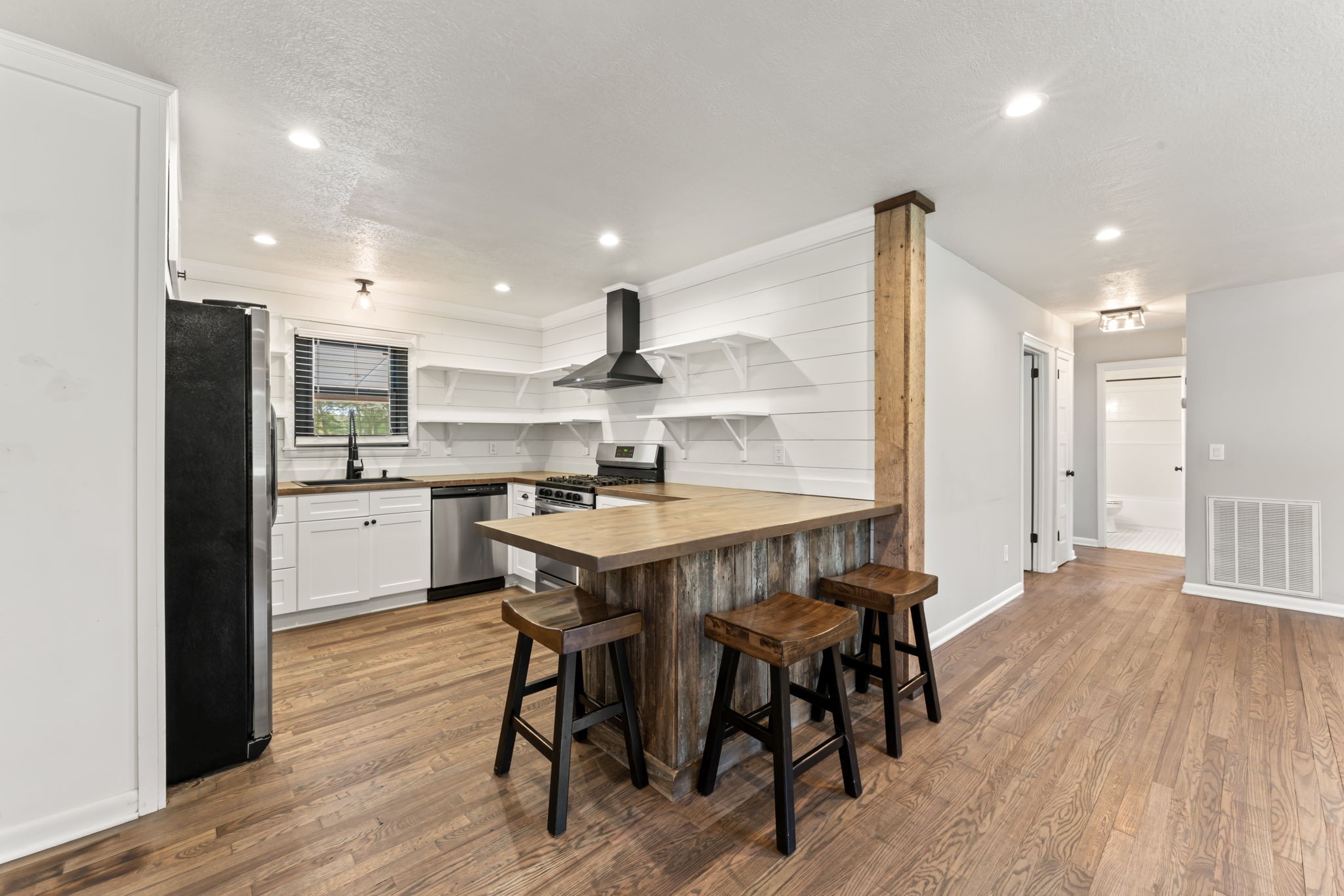Image 10 of 22 For 4722 88th Lane