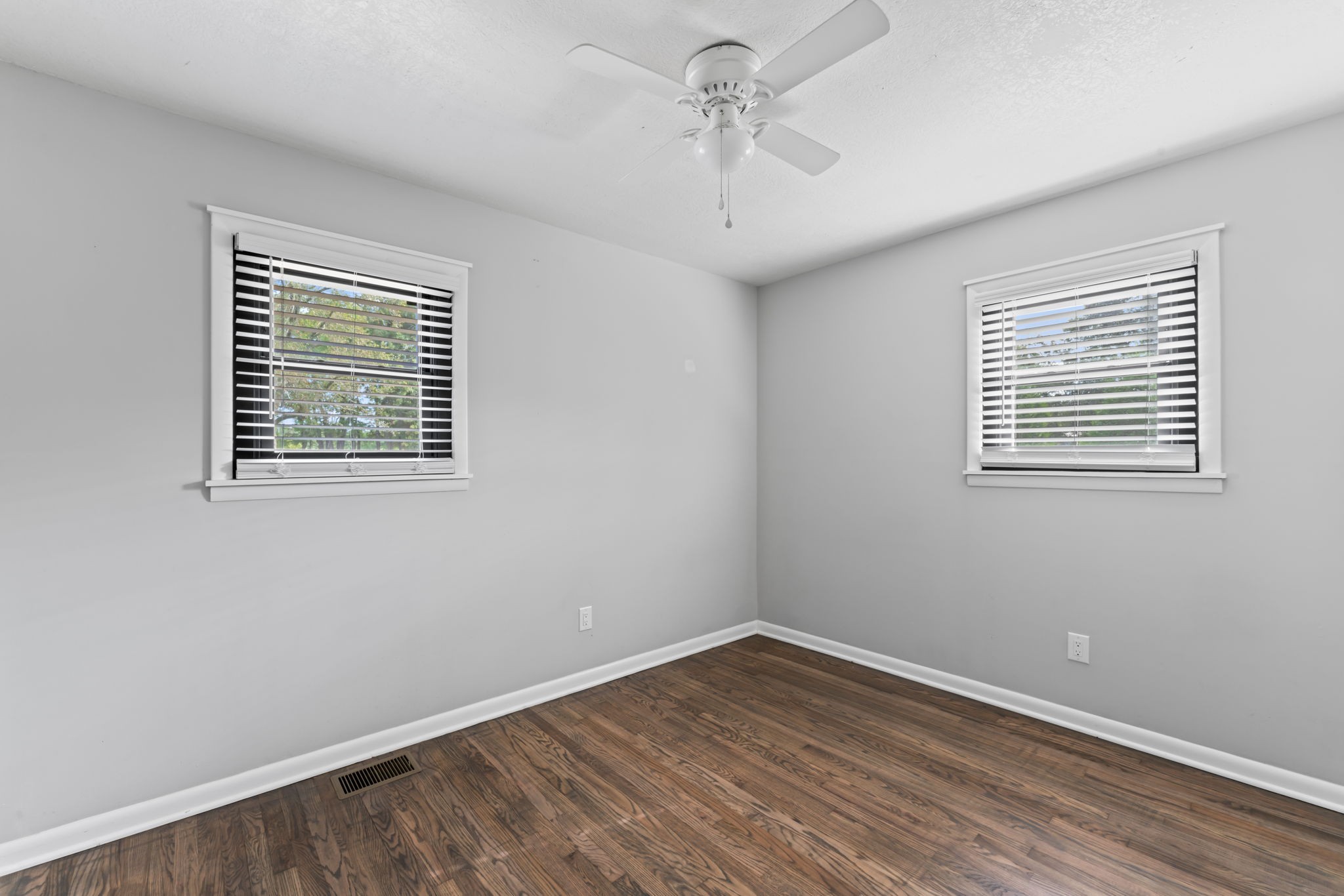 Image 17 of 22 For 4722 88th Lane