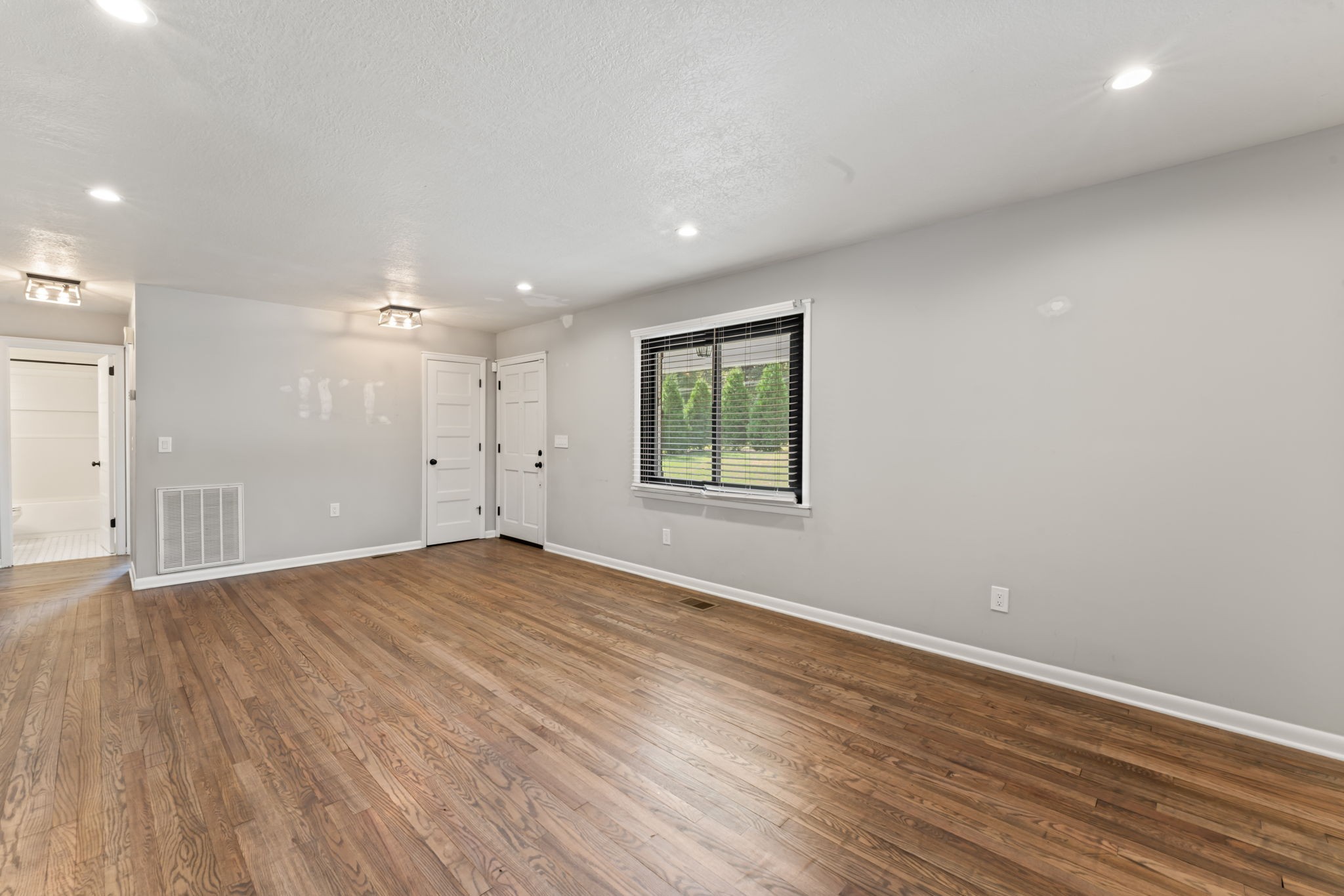 Image 6 of 22 For 4722 88th Lane