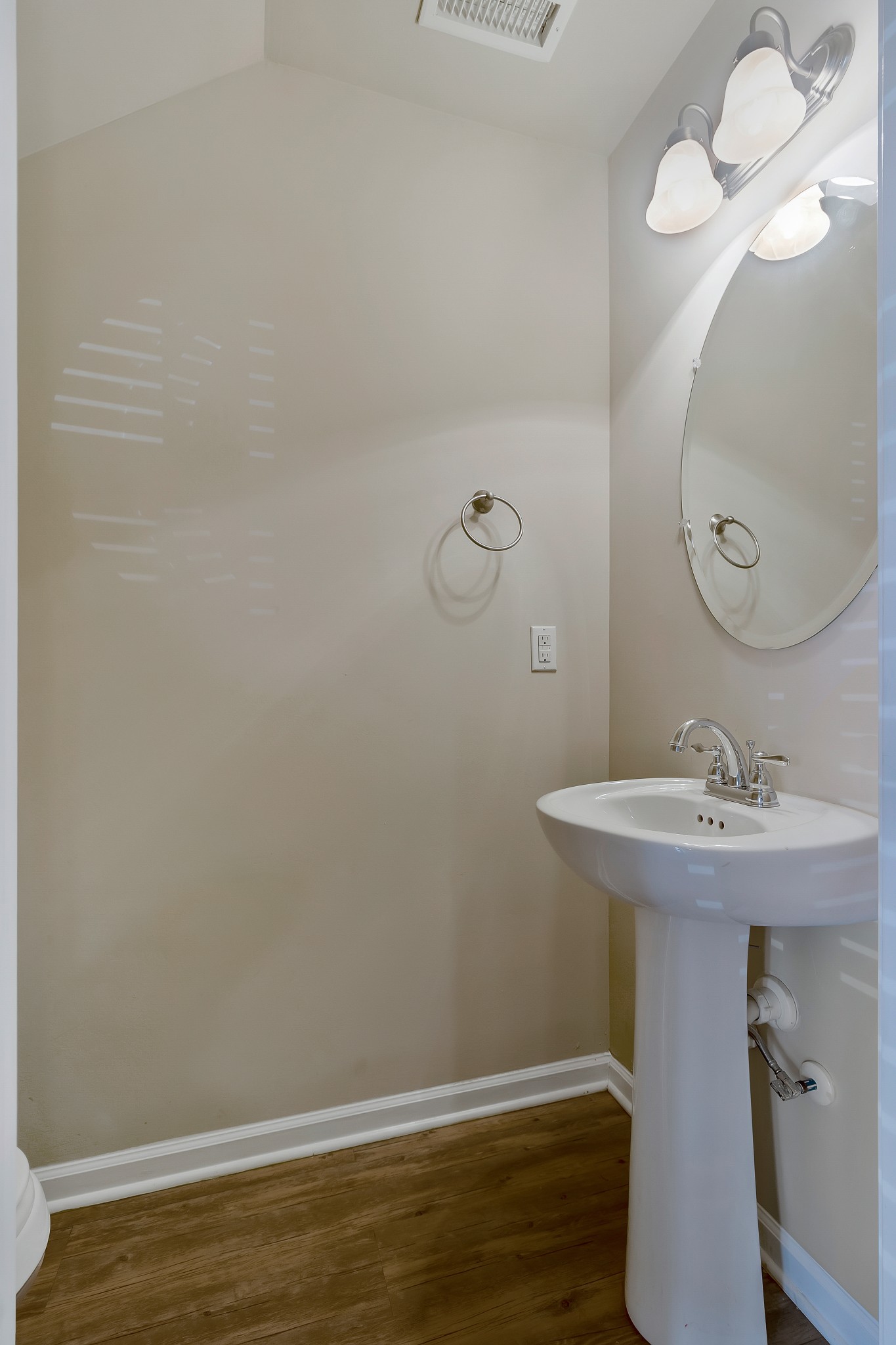Image 21 of 40 For 8532 65th Court Road