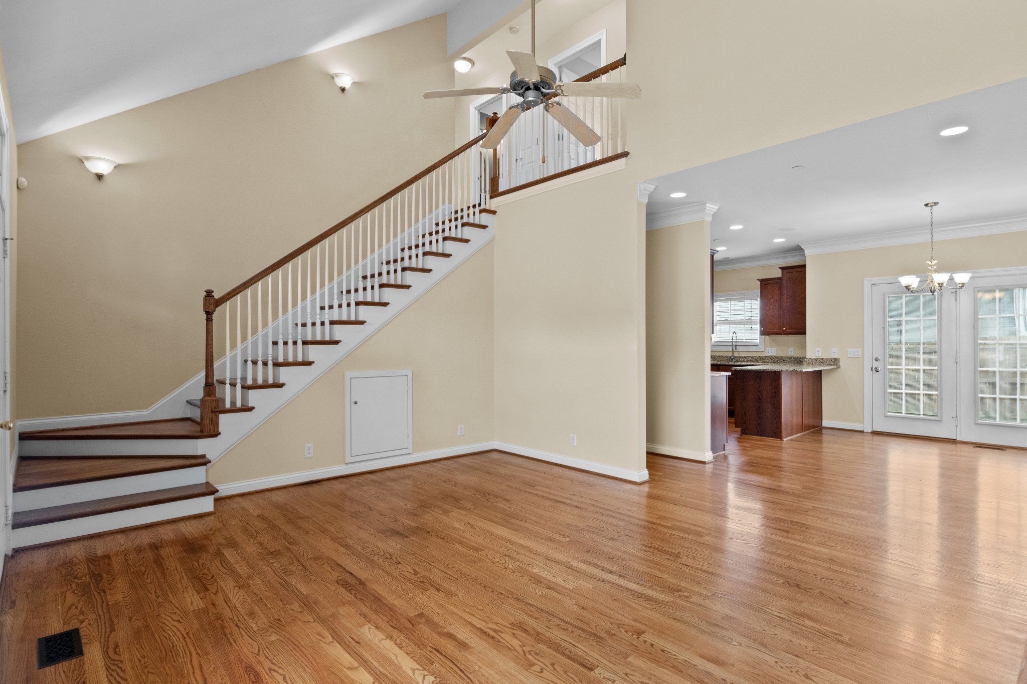 Image 4 of 60 For 12001 Kingsway Circle