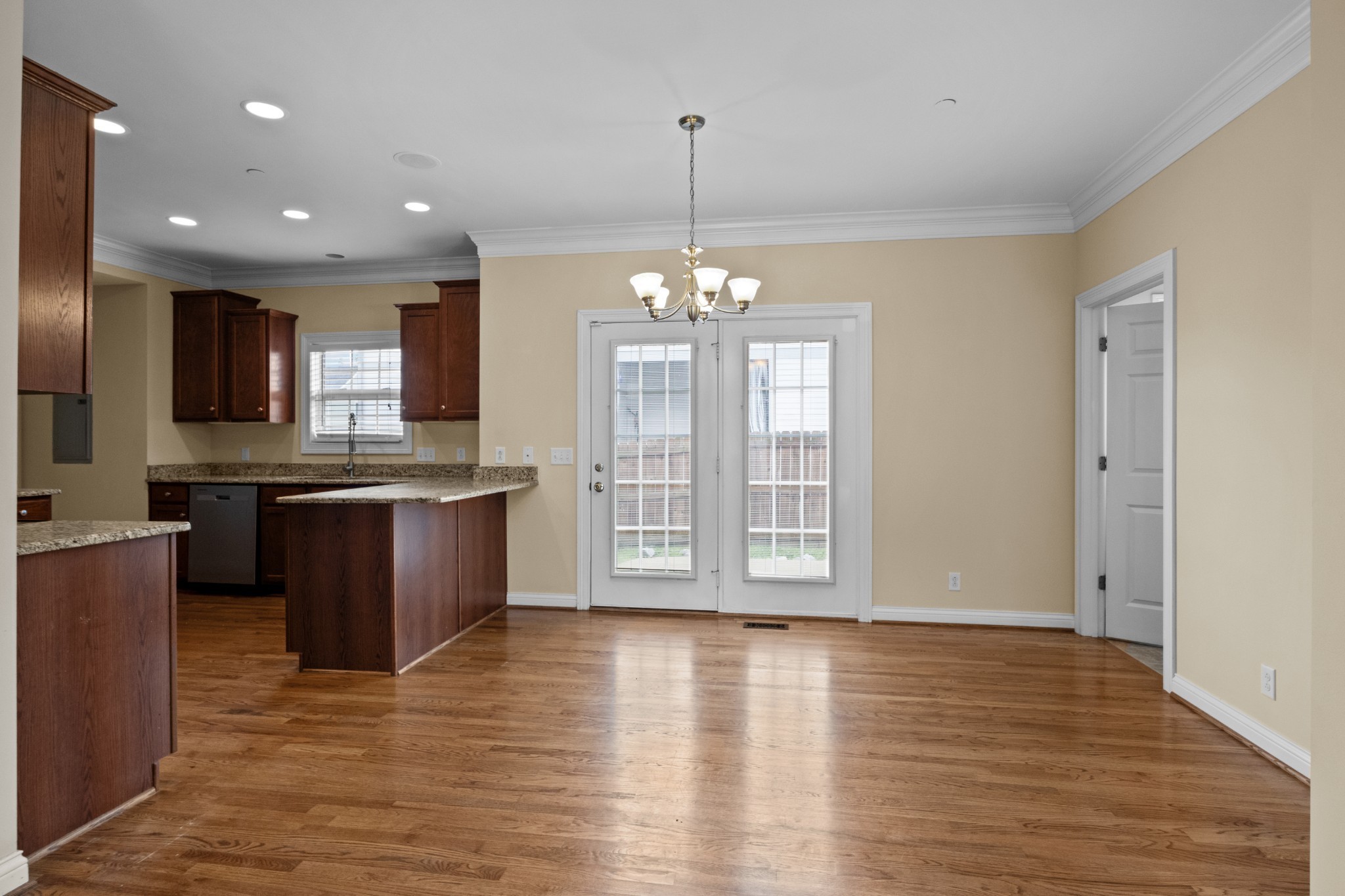 Image 6 of 60 For 12001 Kingsway Circle