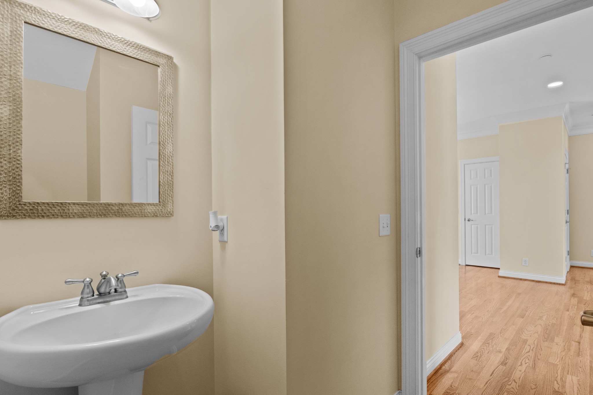 Image 9 of 60 For 12001 Kingsway Circle