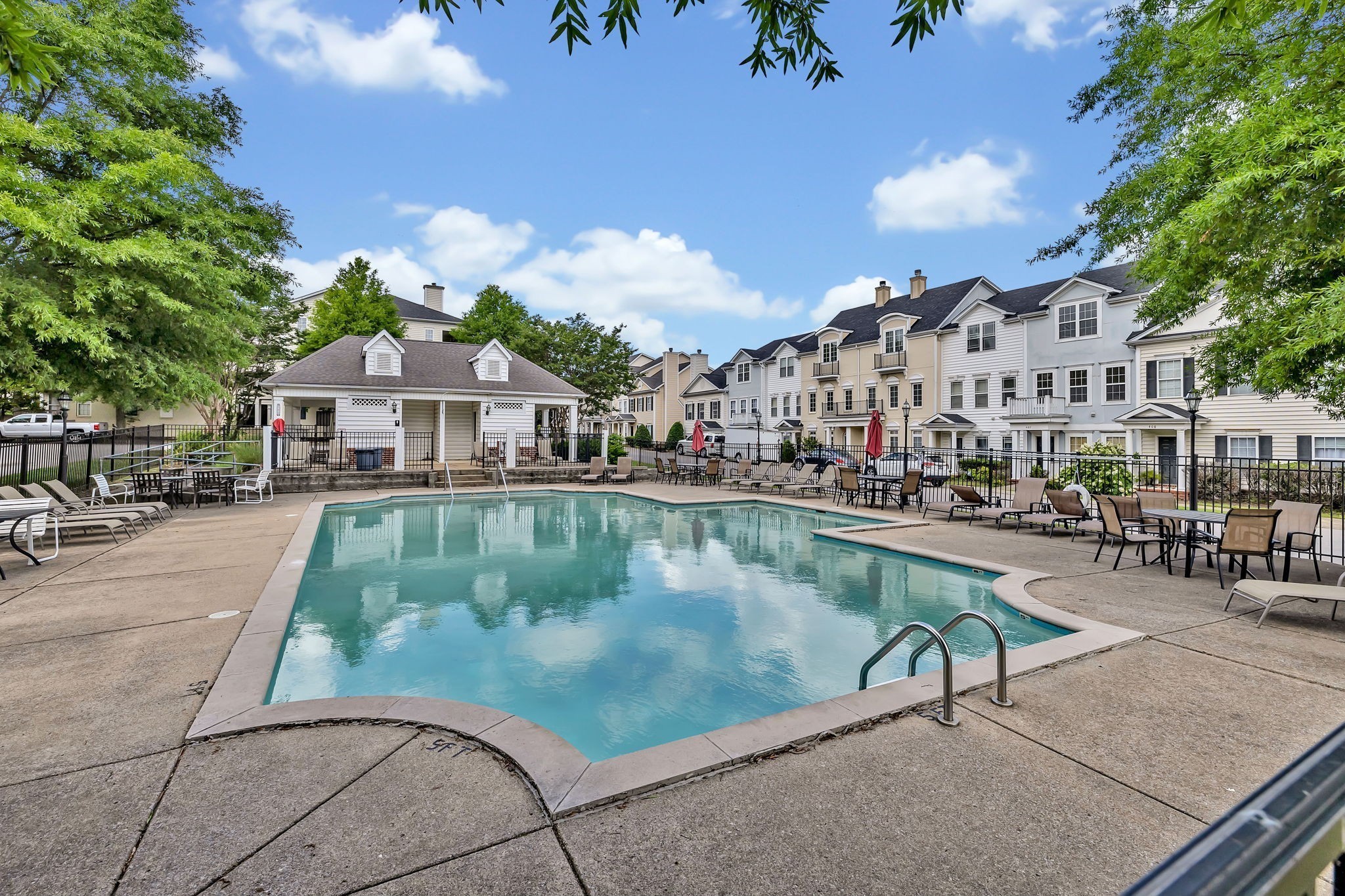 Image 4 of 11 For 11329 Leisure Lane