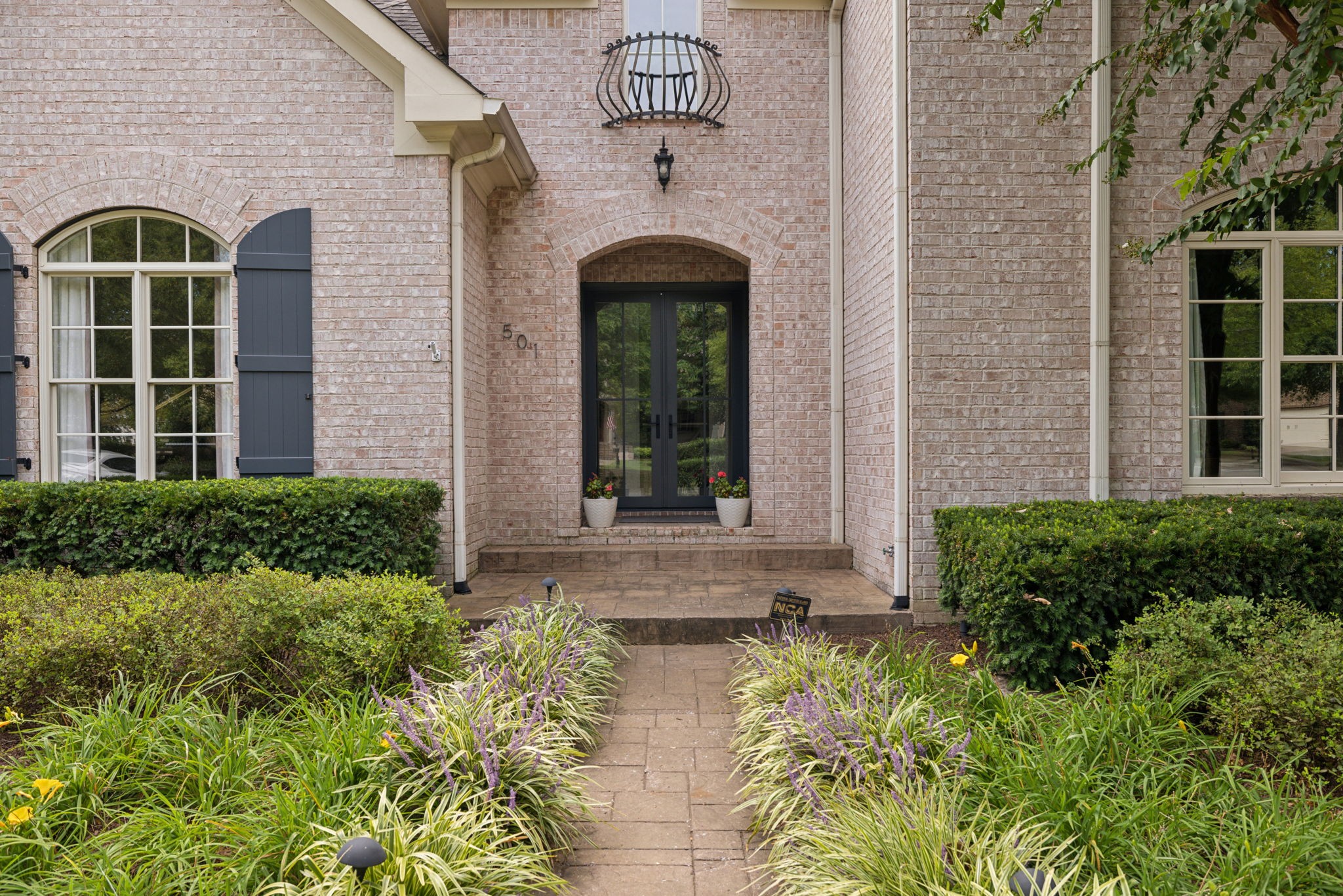 Listing photo id 1 for 10569 98th Place